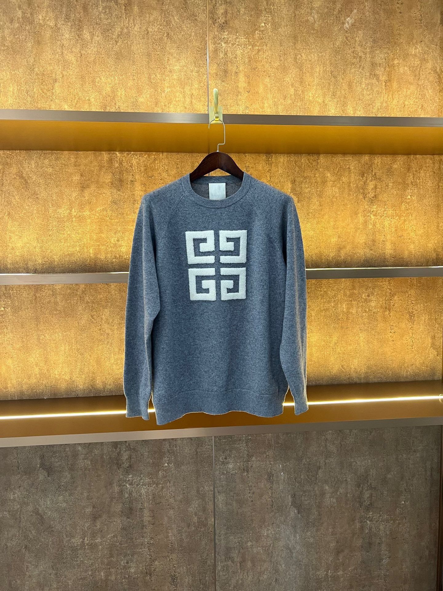 Givenchy Givenchy Gray 4G Logo Knit Sweater Size US L / EU 52-54 / 3 - 1 Thumbnail