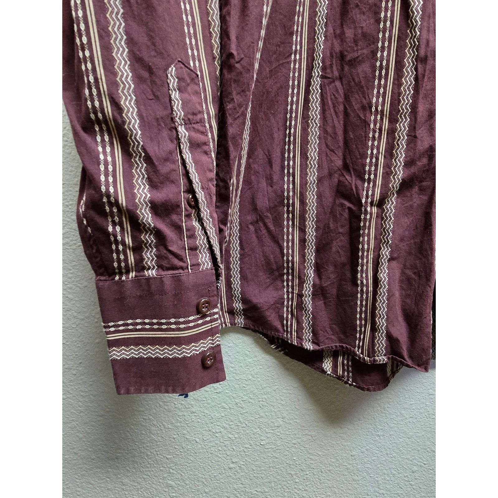 Van Heusen Van Heusen Mens M15-15.5 Burgundy Striped Long Sleeve Shirt Size US M / EU 48-50 / 2 - 3 Thumbnail