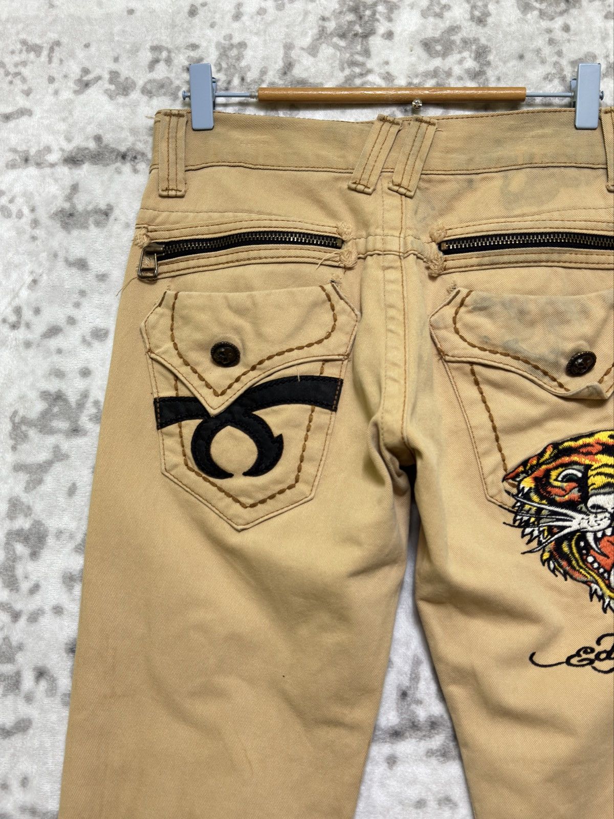 Ed Hardy Ed Hardy x Red Pepper Y2K Embroidered Tiger Jeans Worn Dirty Size US 30 / EU 46 - 9 Thumbnail