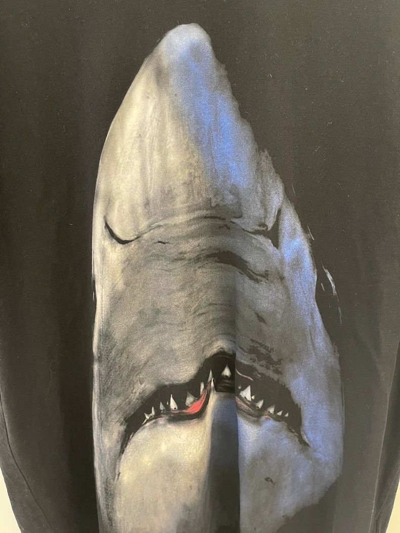 Givenchy Givenchy Shark T, loose fit S size, chest 58, length 77 Size US S / EU 44-46 / 1 - 3 Thumbnail