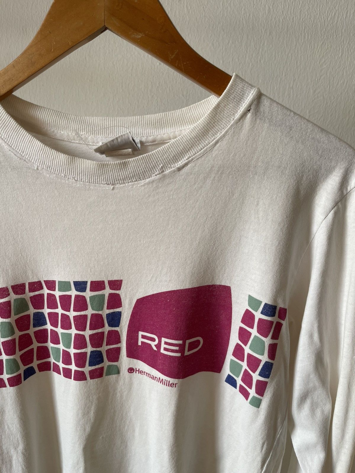 Vintage 2000s Herman Miller Long Sleeve Tee Size US S / EU 44-46 / 1 - 3 Thumbnail