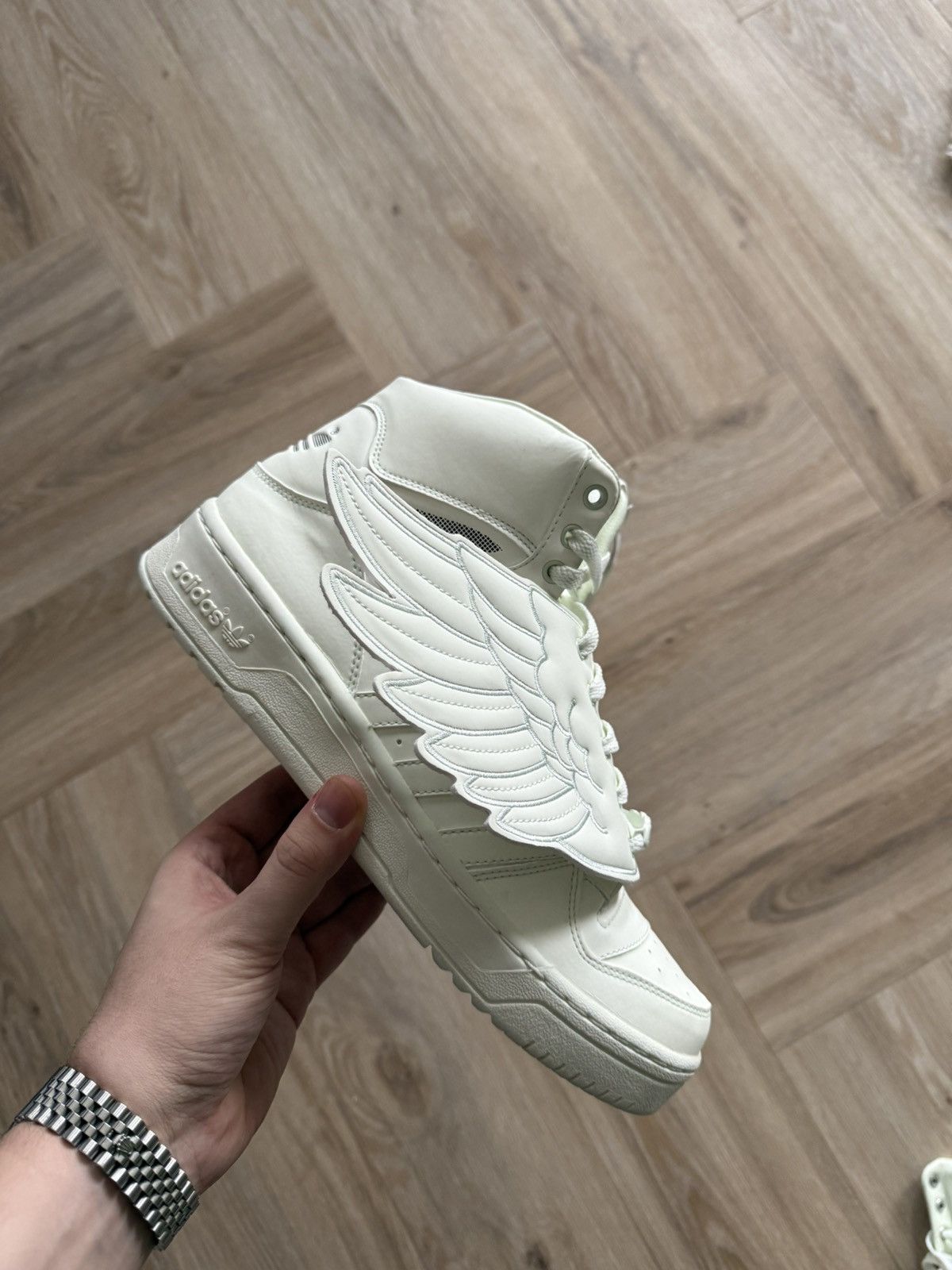 Adidas × Jeremy Scott Jeremy Scott x Adidas Wings Glow in the Dark Size 44 Size US 10 / EU 43 - 4 Thumbnail