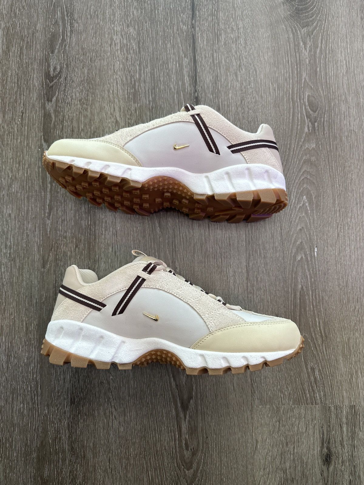 ★NIKE x Jacquemus Air Humara LX Light Bone and Gol.d★ Air Humara x Jacquemus 'Light Bone and Gold' (DR0420-001