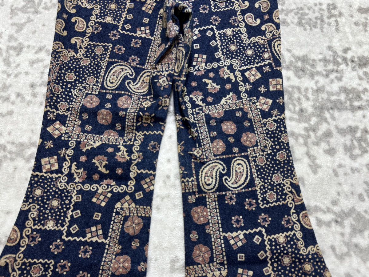 Vintage Vintage Paisley Bandana Print Flare Denim Bell Bottom Size US 27 - 12 Thumbnail