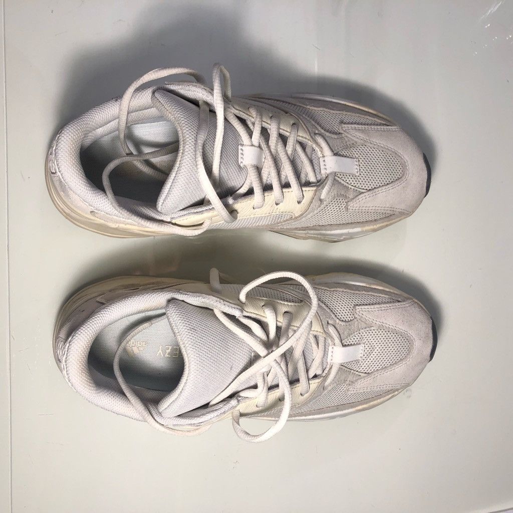 Yeezy Boost 700 Analog