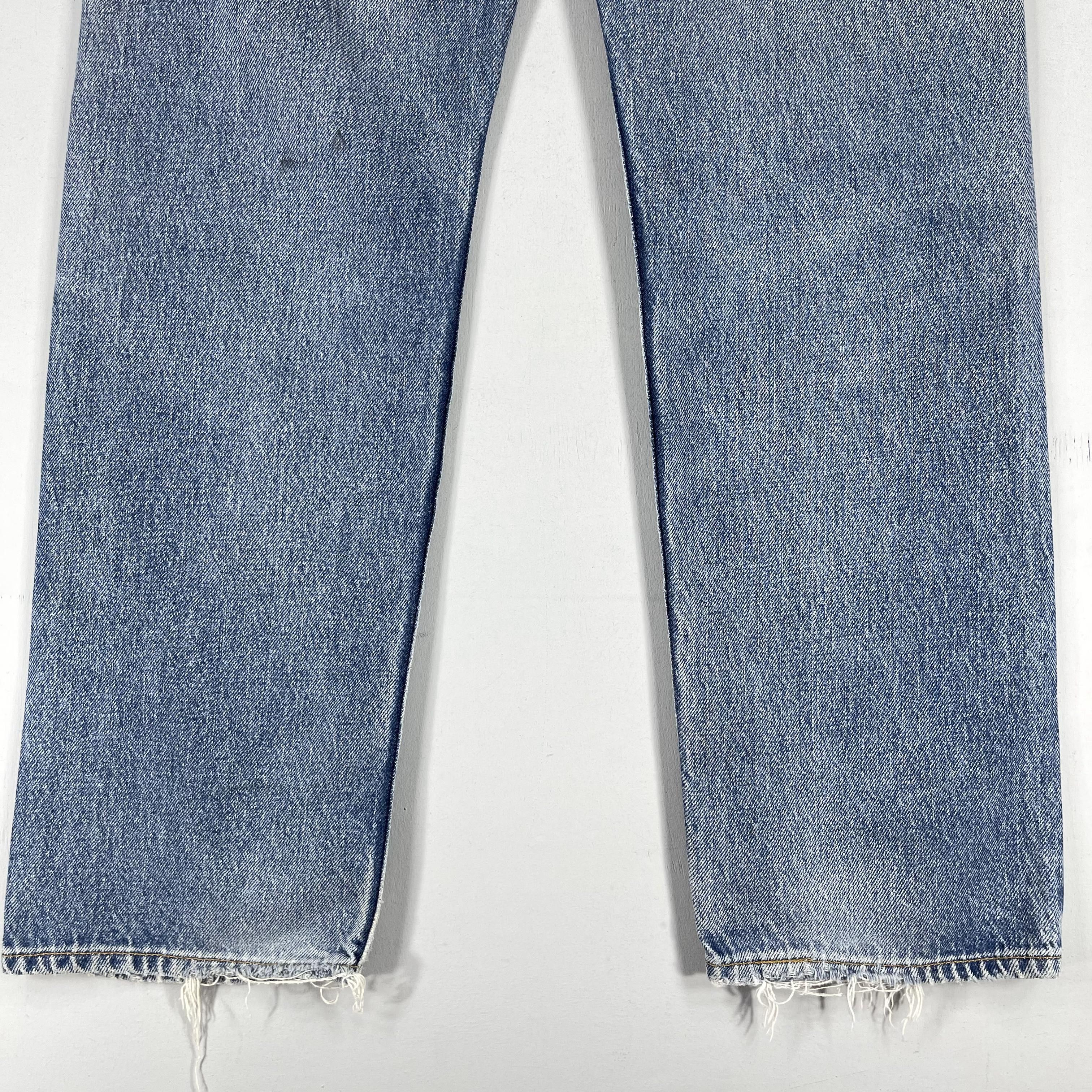 Levi's × Vintage W32 L31 Vintage Levis 505 Distressed Medium Wash Jeans Size US 32 / EU 48 - 11 Thumbnail