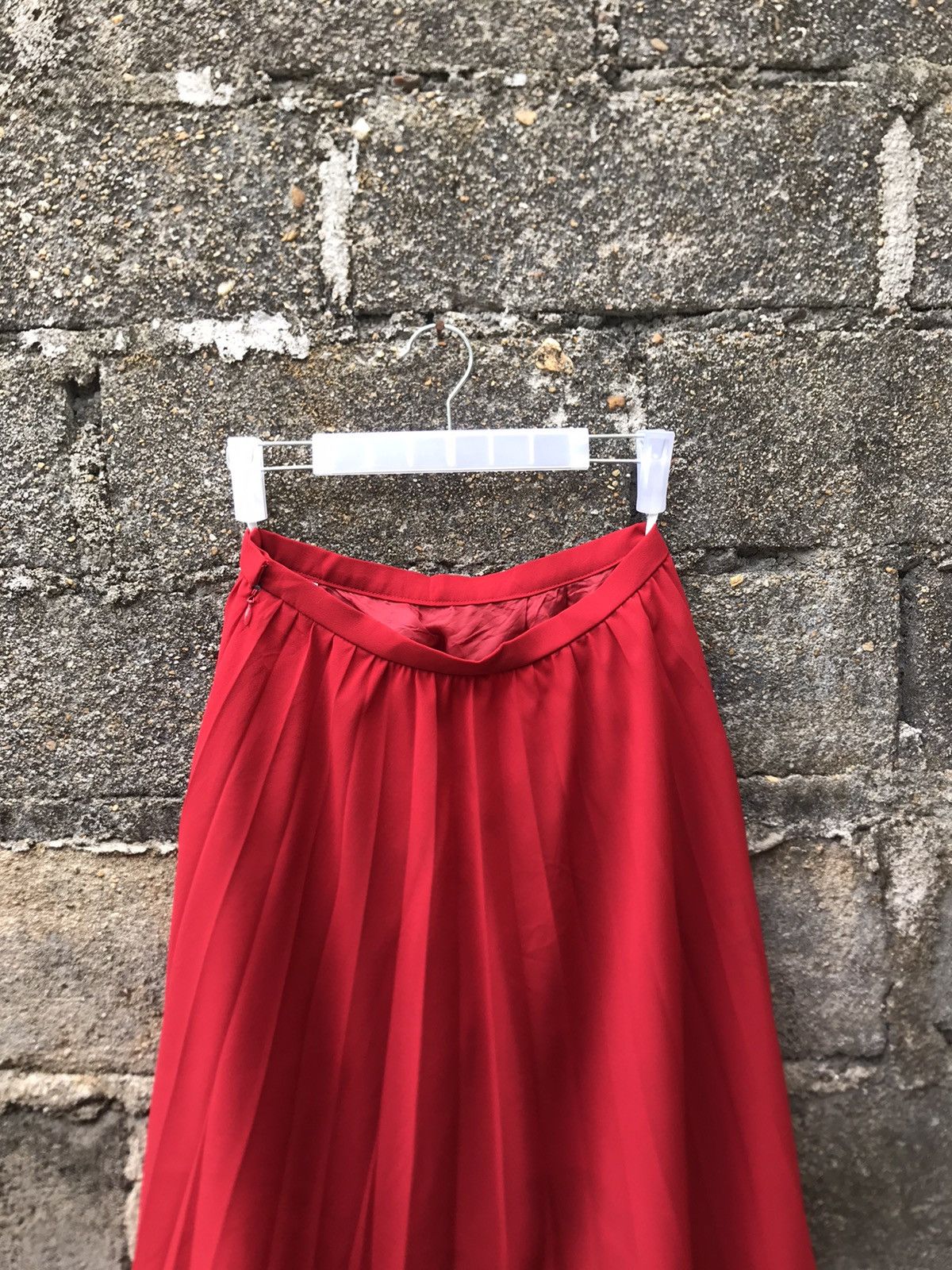 Lanvin × Vintage Luxury Lanvin Red Pleated Midi Skirt- W 26 Size 26" / US 2 / IT 38 - 4 Thumbnail
