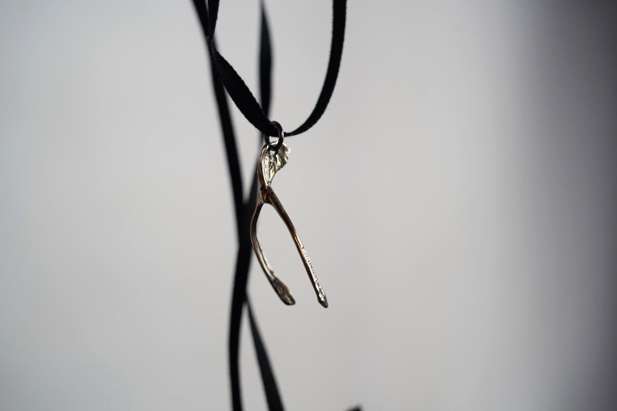 Ann Demeulemeester Ann Demeulemeester silver Wishbone necklace Size ONE SIZE - 1 Thumbnail