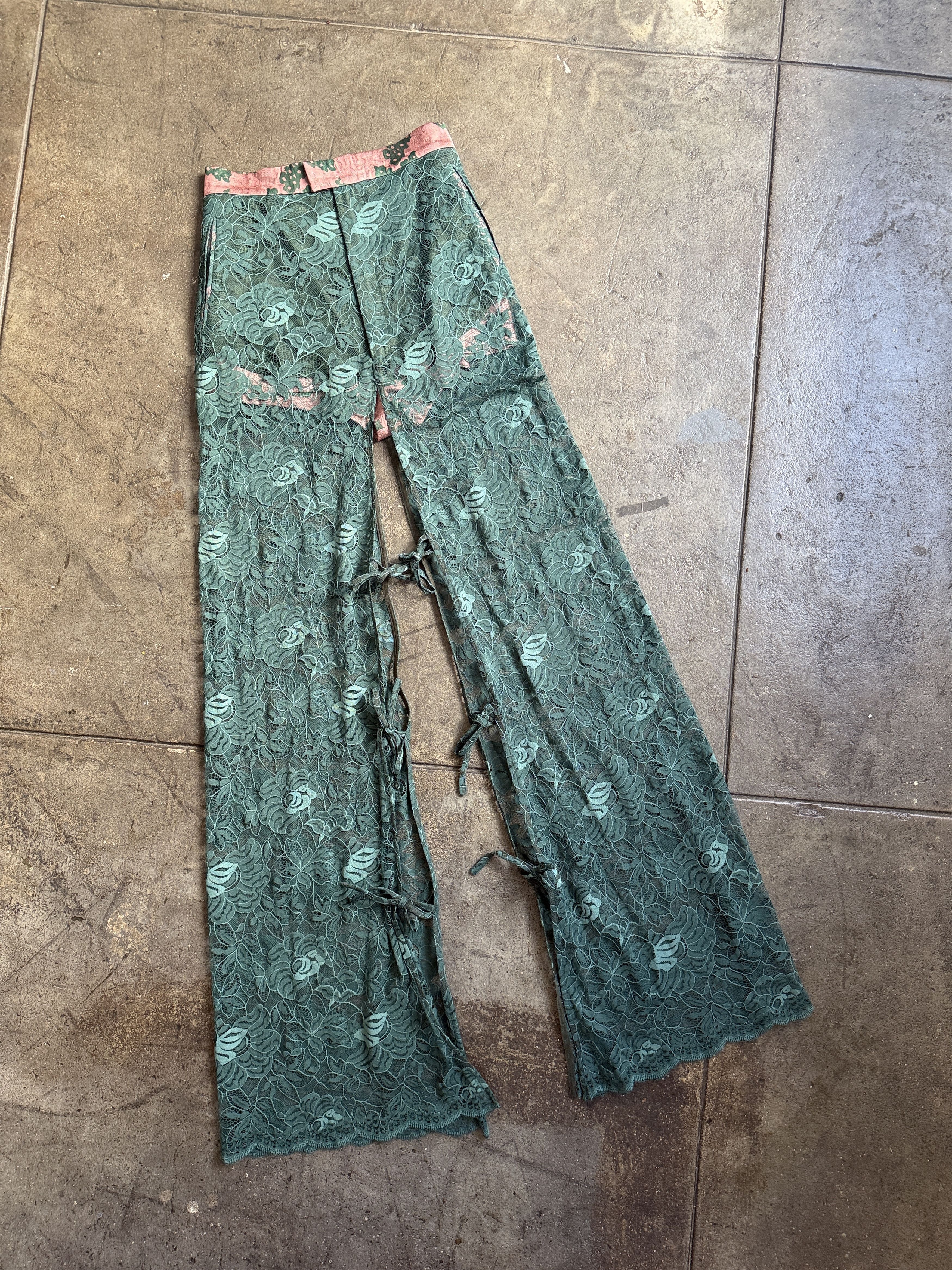 Vivienne Westwood 2019 Green Lace Pants w/ Oriental Pink Strcutured underwear Size 26" / US 2 / IT 38 - 10 Thumbnail