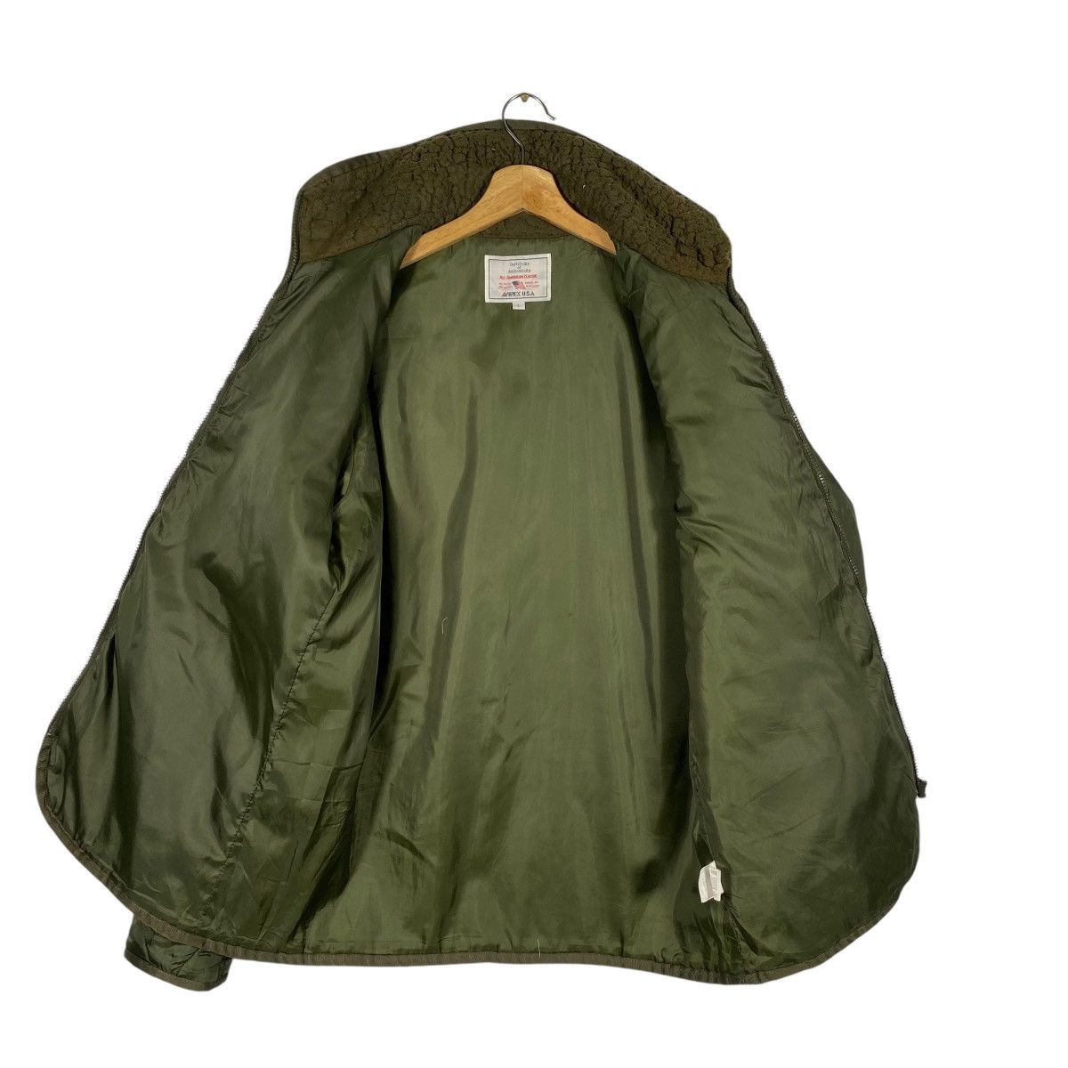 Avirex × Japanese Brand Vintage Avirex Quilted Zipper Jacket L Size Green Army Size US L / EU 52-54 / 3 - 8 Thumbnail