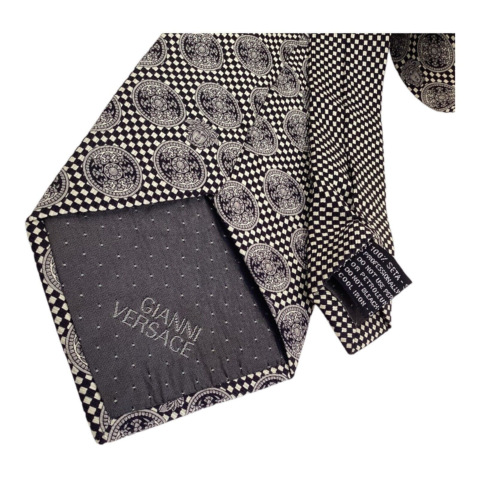 Versace GIANNI VERSACE Black & White Baroque Monogrammed Italy Silk Size ONE SIZE - 4 Thumbnail