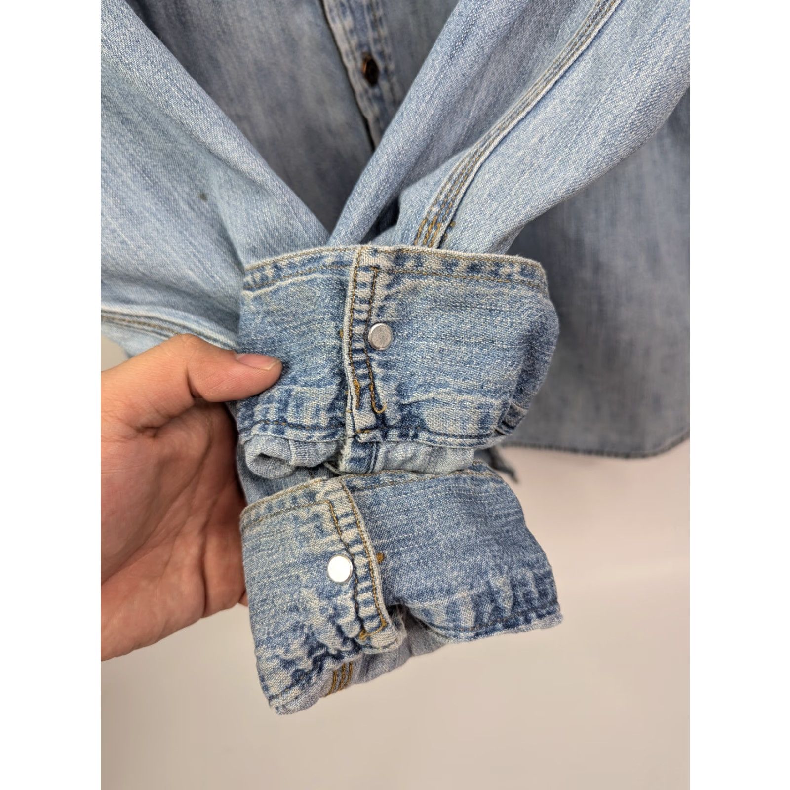 Levi's VINTAGE Levi's Signature Premium Shirt Mens XL Blue Denim Long Sleeve Button-Down 90s Classic Western Size US XL / EU 56 / 4 - 4 Thumbnail