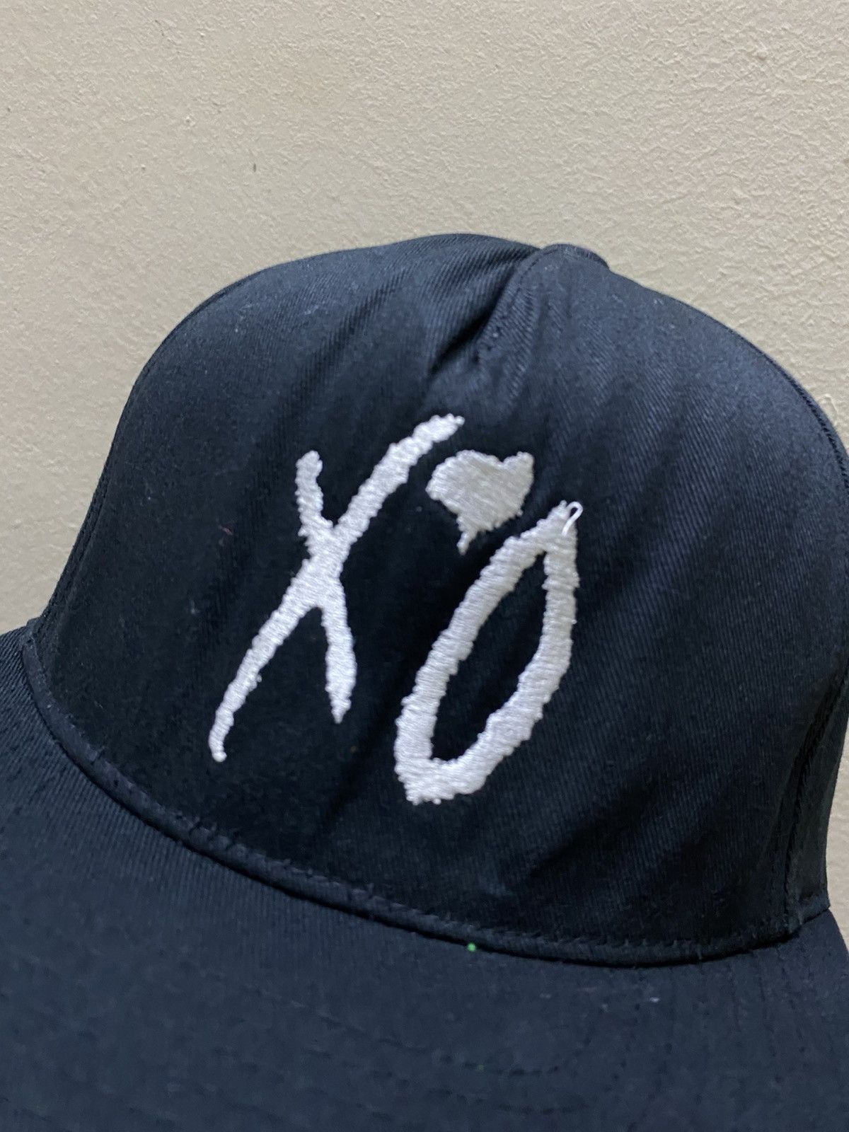 XO XO by The Weeknd Snapback Hat – Black / Rare Merch Size ONE SIZE - 2 Thumbnail