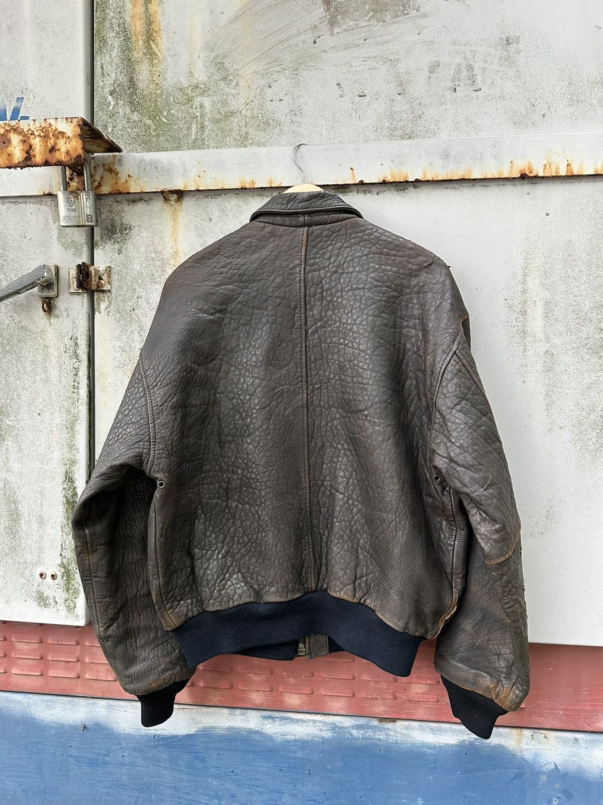Avirex 🪖Vintage THRASHED A-2 Avirex Leather Aviator Bomber Jacket Size US M / EU 48-50 / 2 - 11 Thumbnail