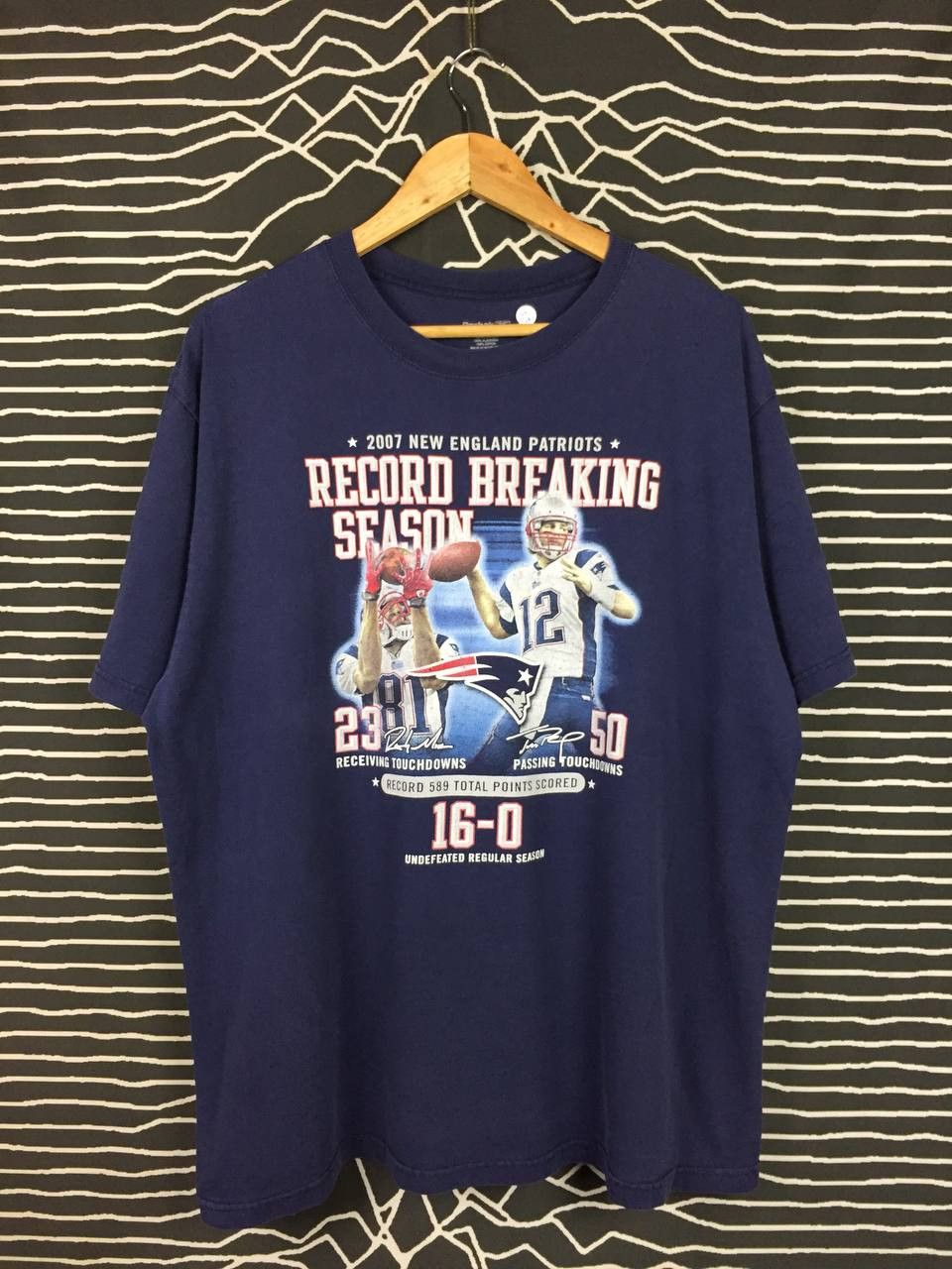 NFL × Reebok × Vintage Reebok New England Patriots NFL Record Breaking Season Tee Size US XL / EU 56 / 4 - 2 Thumbnail