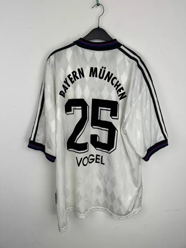 Adidas BAYERN MUNICH 1995 1996 AWAY #25 VOGEL size XXL FOOTBALL Size US XXL / EU 58 / 5 - 6 Thumbnail