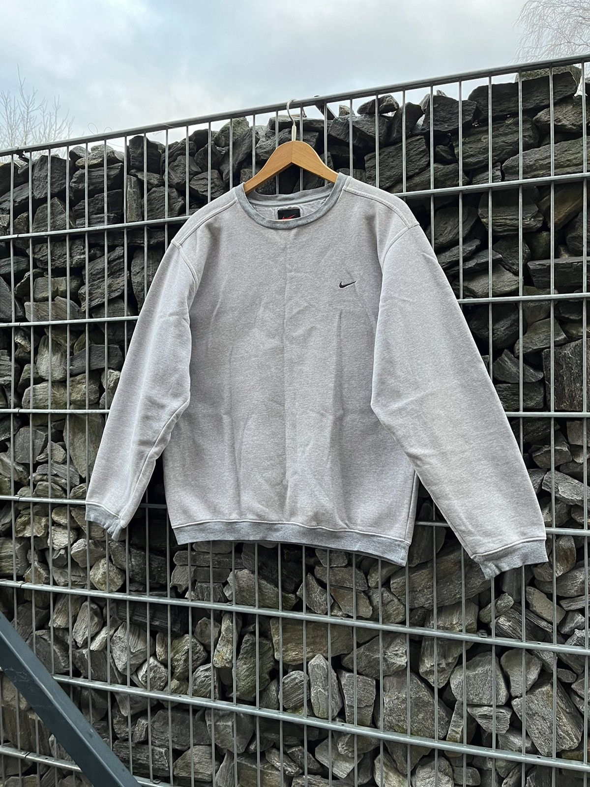 Nike Vintage Nike Swoosh Logo Y2K Drip Sweatshirt Size US M / EU 48-50 / 2 - 2 Thumbnail