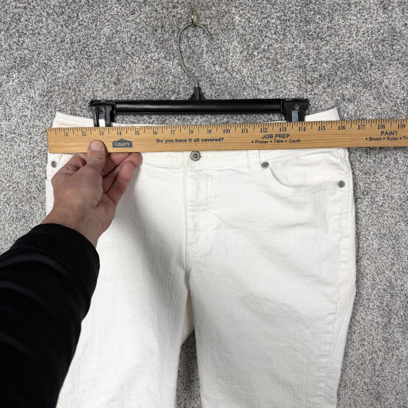 Vintage Chico's Platinum Capri Jeans Regular 32x23 White Rhinestone 5-Pocket Denim Capri Women's Jeans Vintage? No Size 25" / US 0 / IT 36 - 2 Thumbnail