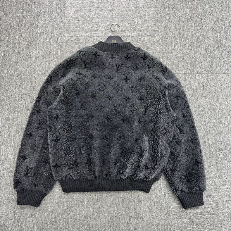 Louis Vuitton Louis Vuitton Fur integrated sweater Size US M / EU 48-50 / 2 - 5 Thumbnail