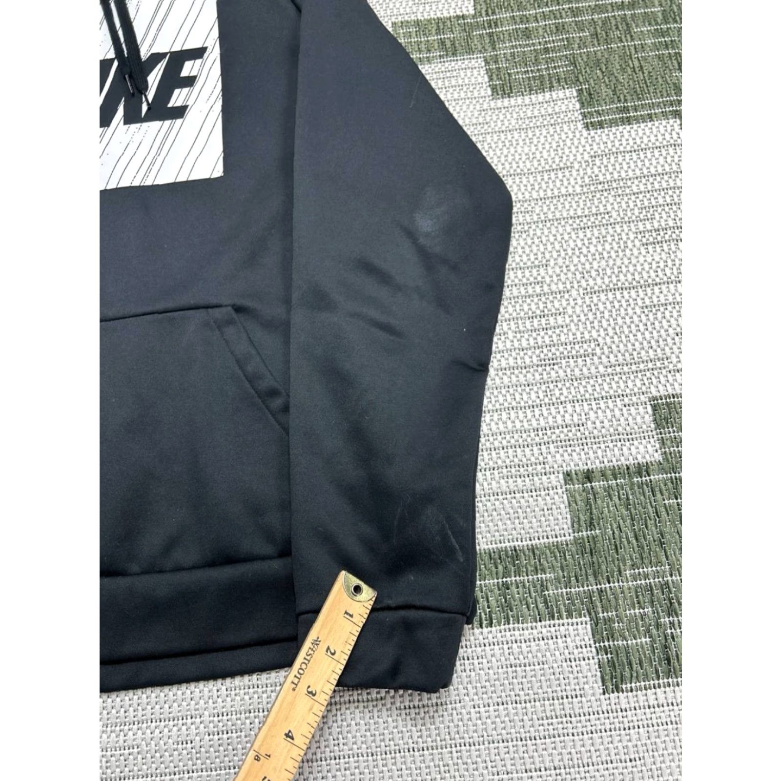 Nike Nike Performance Hoodie Men's L Black Dri-Fit Swoosh Logo Raglan Sleeve Pullover with Hooded Pockets Size US L / EU 52-54 / 3 - 5 Thumbnail