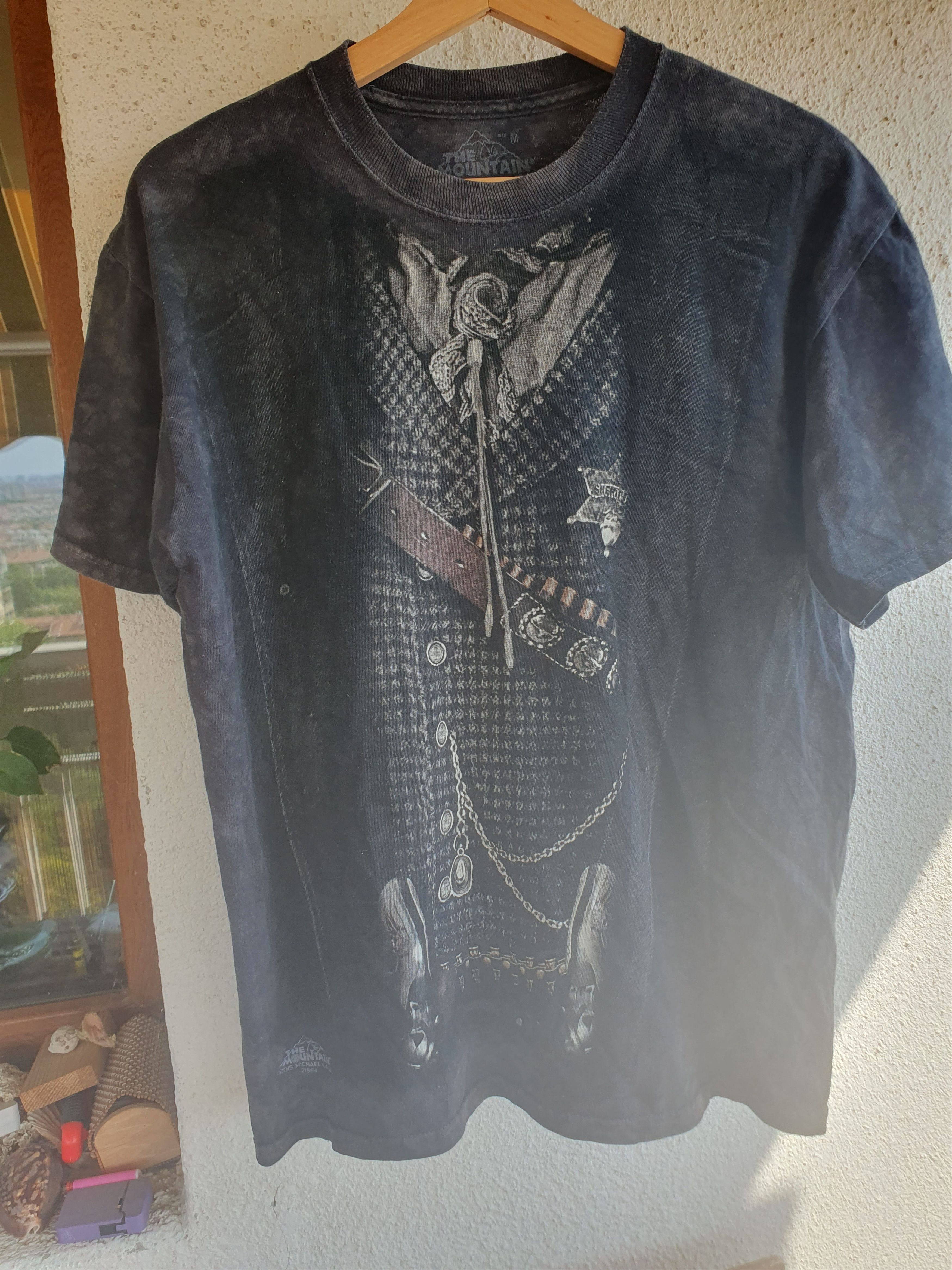 The Mountain The Mountain Sheriff Gunslinger 2015 Michael Cahill tee M Size US M / EU 48-50 / 2 - 1 Thumbnail