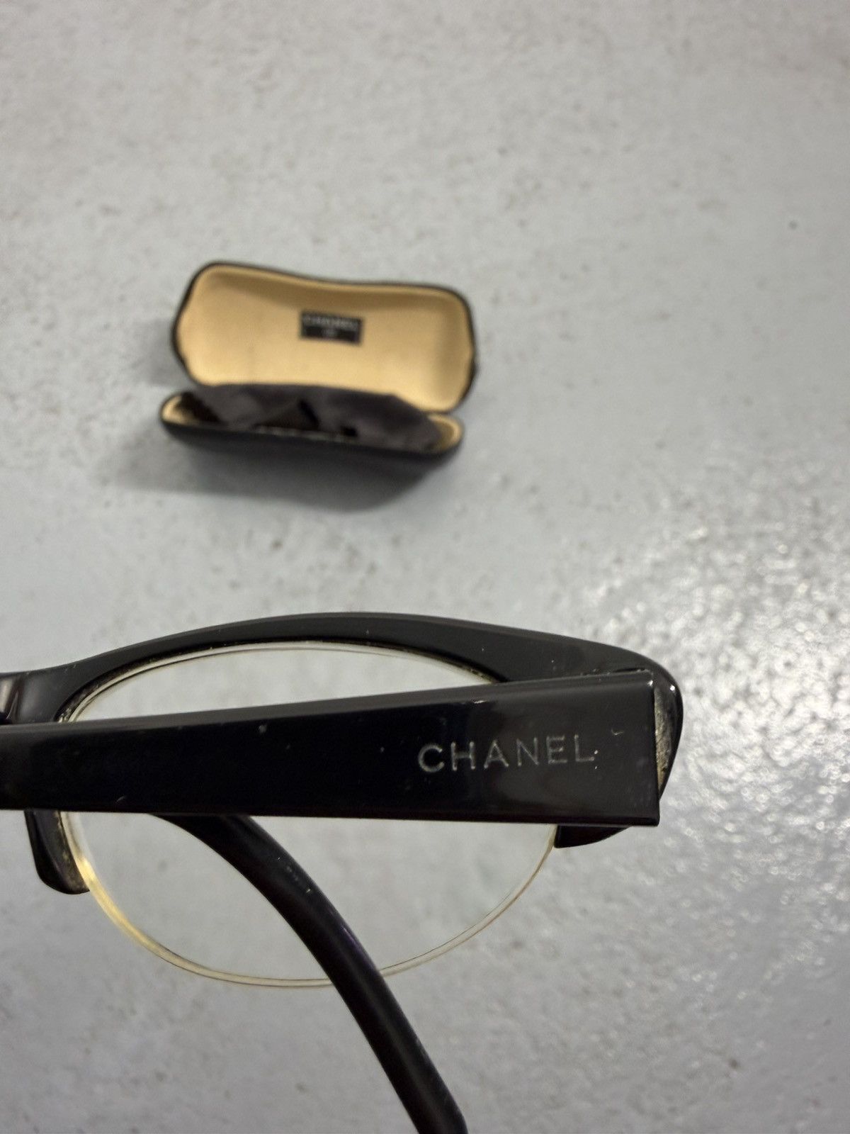 Chanel Vintage Chanel Sunglasses With Case Size ONE SIZE - 6 Thumbnail