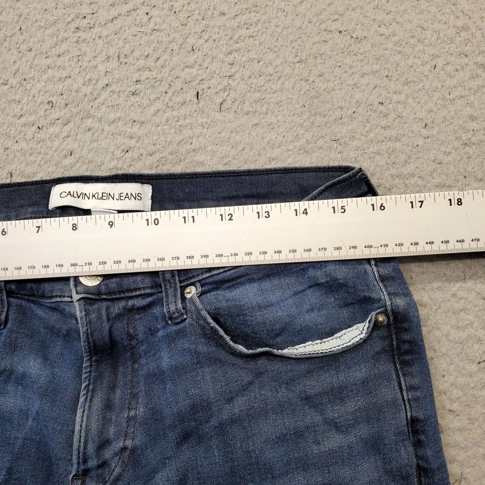 Calvin Klein Calvin Klein Womens Jeans 32 Womens Denim Medium Wash Straight Leg Blue 5-Pocket 32x32 Regular Fit Jeans Size 24" / US 00 / IT 34 - 6 Thumbnail