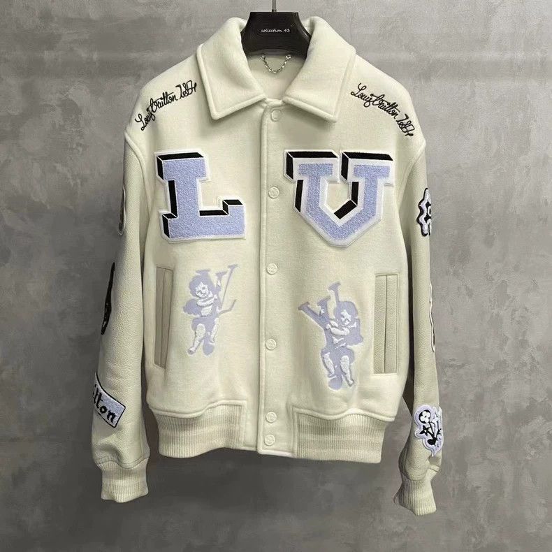 Louis Vuitton Louis Vuitton White Bugs Bunny leather embroidered logo bas Size US M / EU 48-50 / 2 - 1 Thumbnail