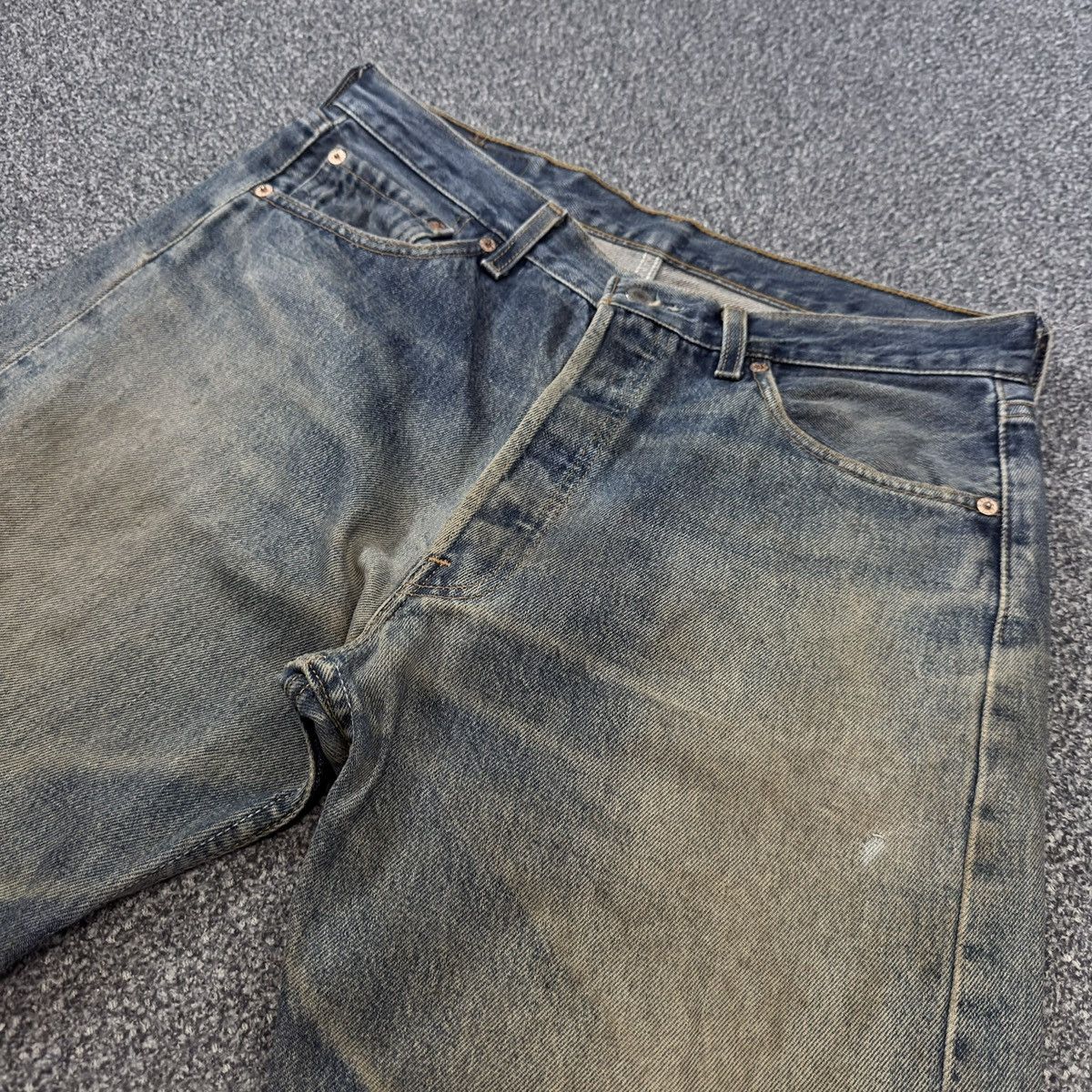 Levi's Vintage Clothing 🇺🇸 Vintage 1997 Levis 501 Super Distressed Dirty Washed Denim Size US 33 - 3 Thumbnail