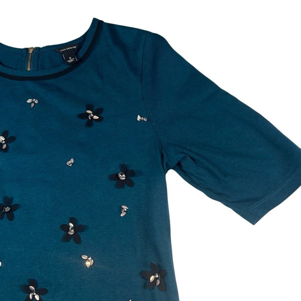 Ann Taylor Ann Taylor Teal Short Sleeve Top S Floral Sequin Appliqué Ba Size S / US 4 / IT 40 - 5 Thumbnail