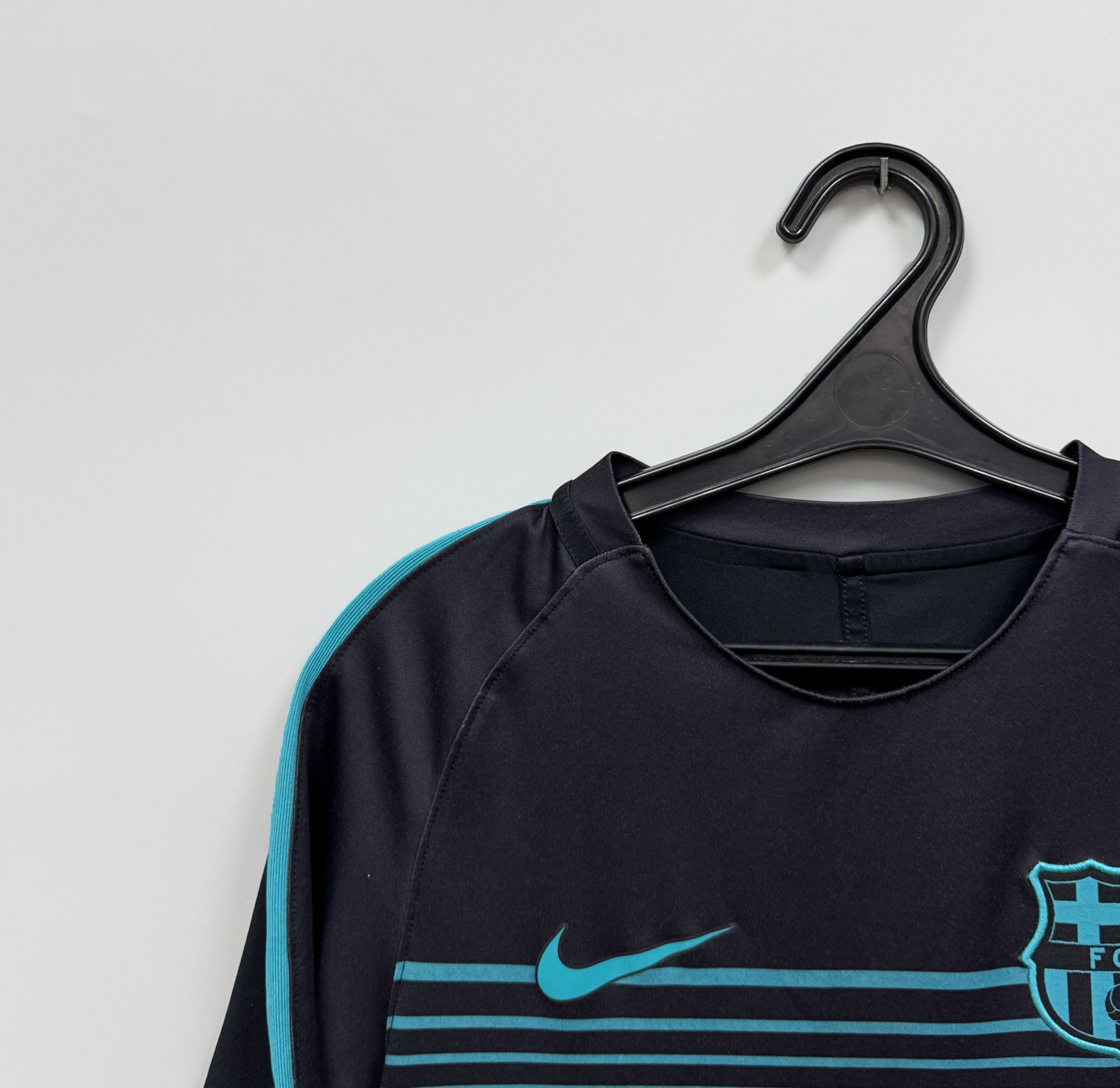 Nike 2016-2017 Nike FC Barcelona DRY Strike Squad Jersey Shirt Size US M / EU 48-50 / 2 - 3 Thumbnail