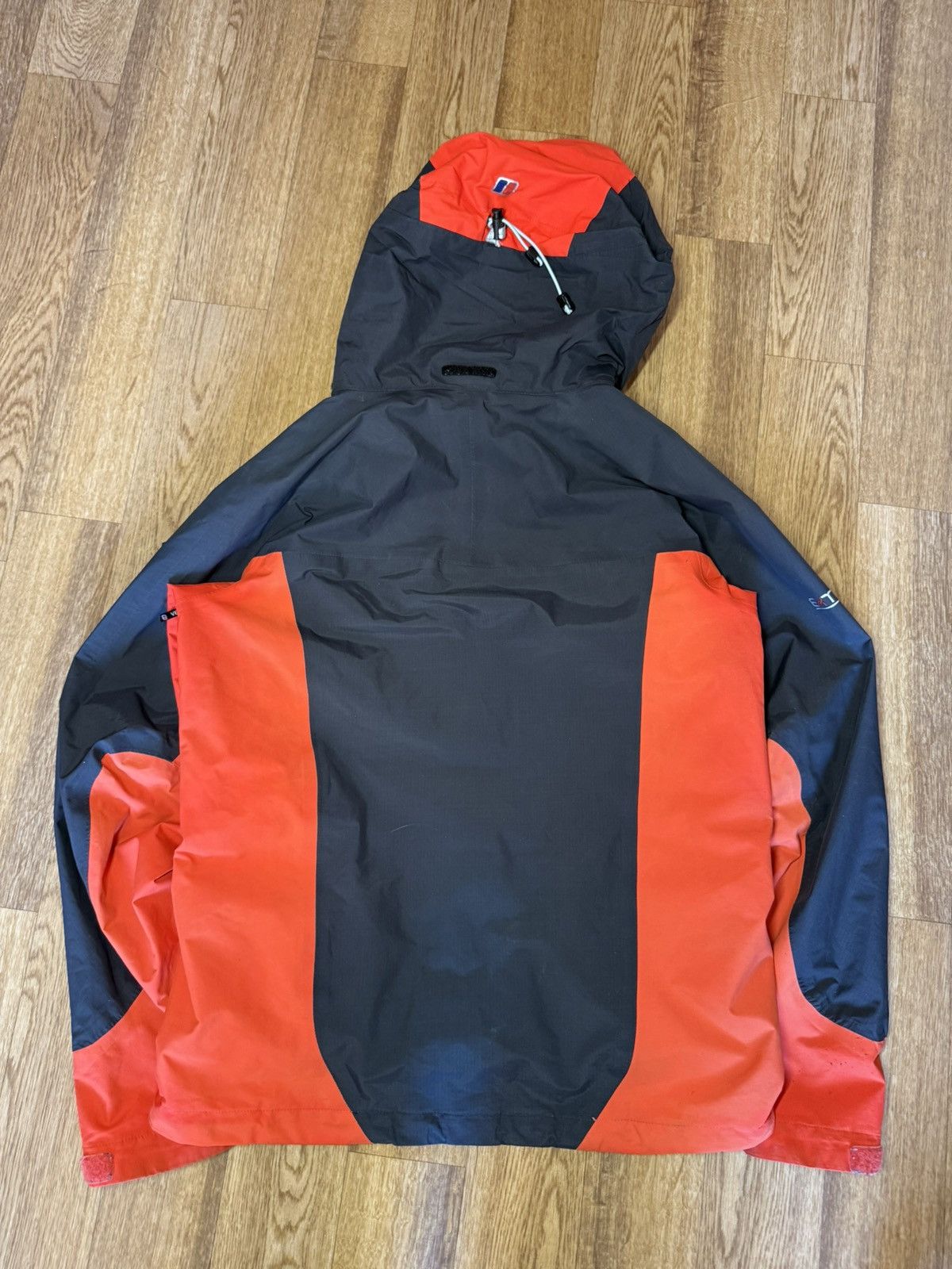 Berghaus Berghaus Gore-Tex Pro Jacket S Size Men Orange-black Outdoor Size US S / EU 44-46 / 1 - 16 Thumbnail