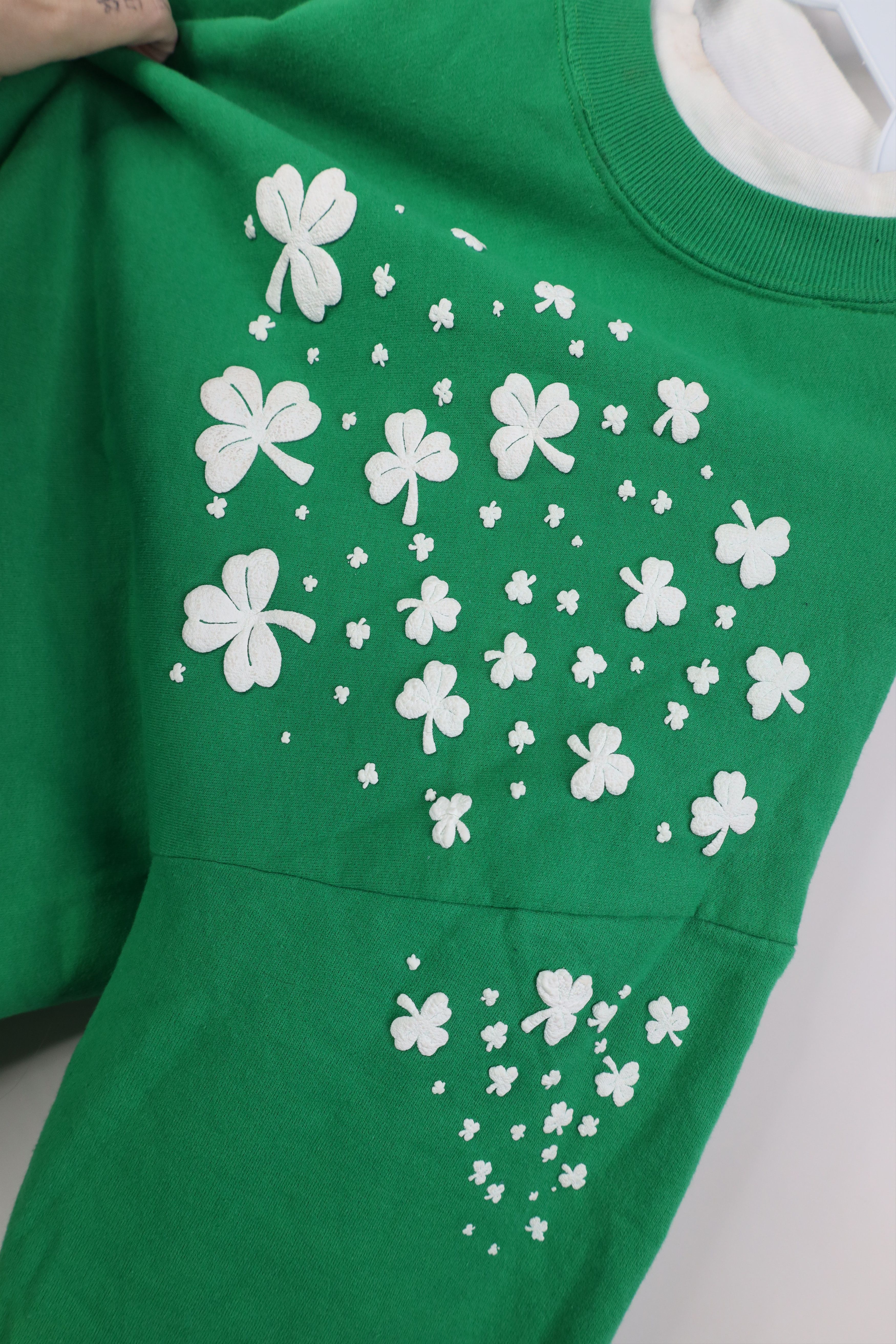 Vintage Vintage 90s Streetwear Clover St Patricks Day Sweatshirt Size XL / US 12-14 / IT 48-50 - 4 Thumbnail