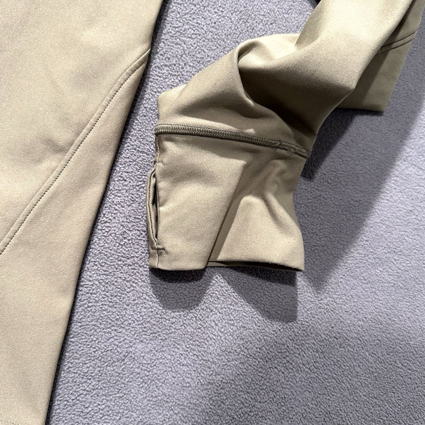Under Armour Under Armour Qualifier 1/2 Zip Running Shirt Mens 2XL Black Beige Pullover EUC Size US XXL / EU 58 / 5 - 7 Thumbnail