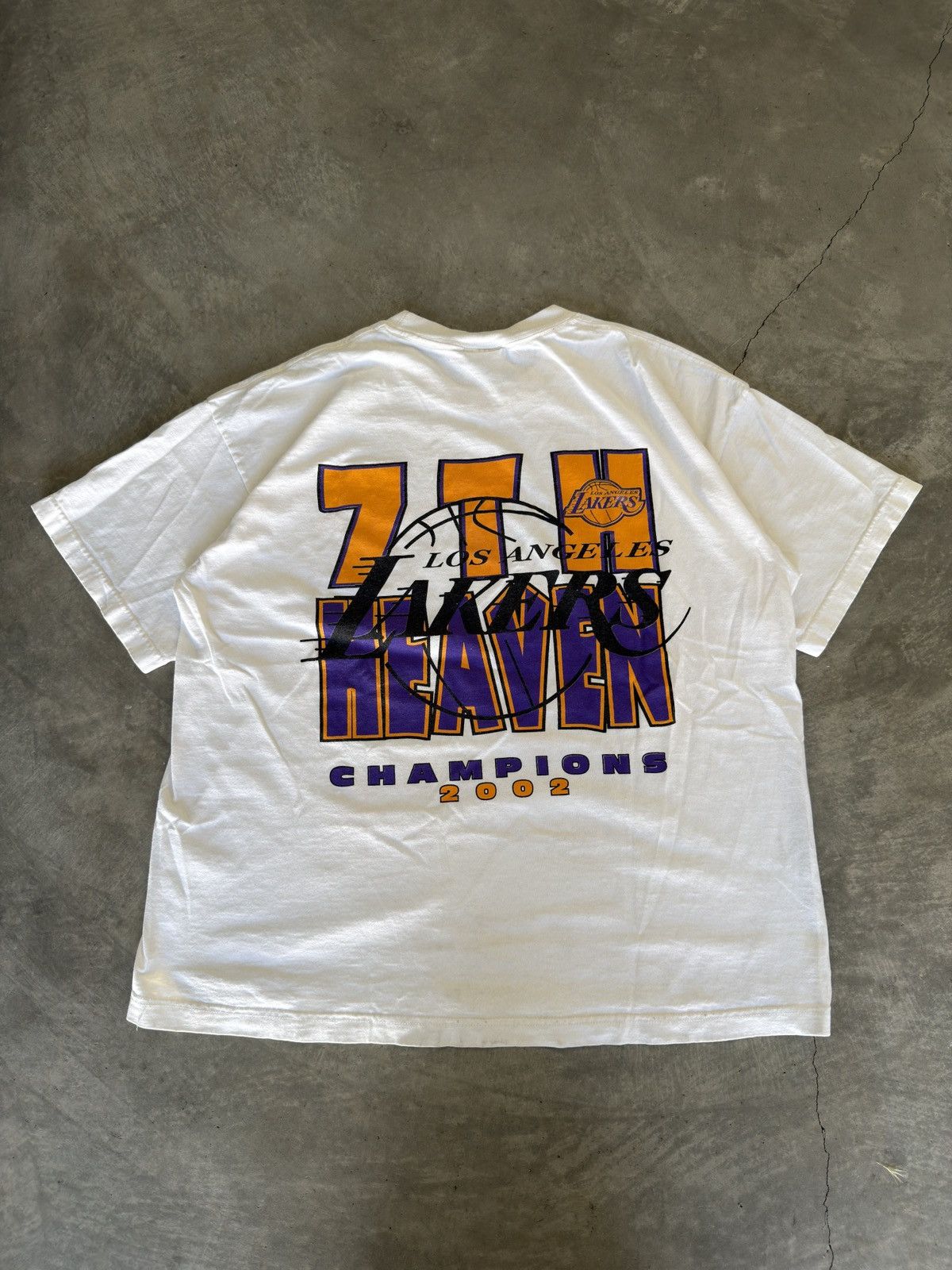 Vintage 2002 Lakers world champion tee Size US XL / EU 56 / 4 - 4 Thumbnail