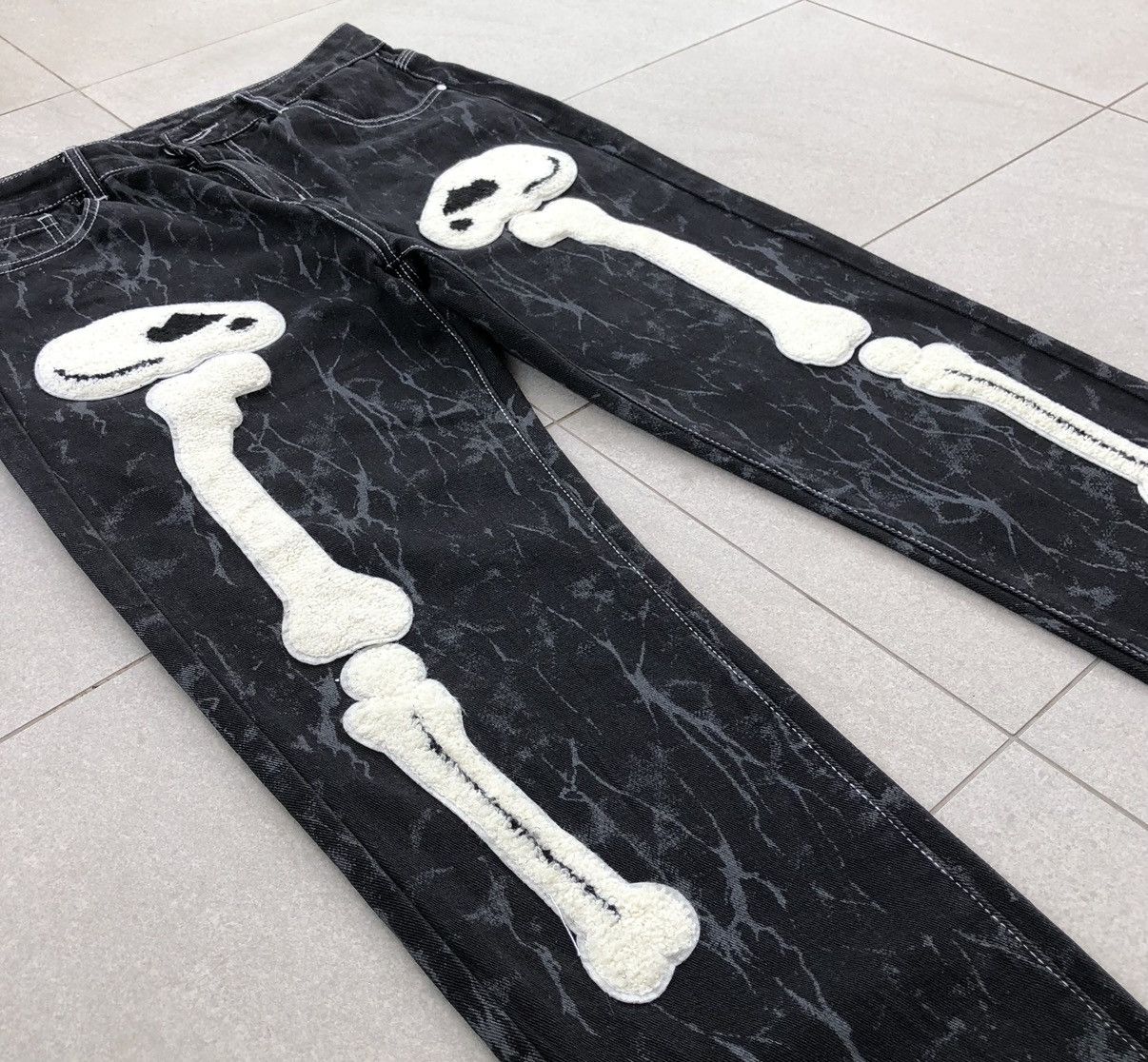 Japanese Brand Japanese Black Bone Print Zipper-Pocketed Casual Punk Jeans Size US 36 / EU 52 - 4 Thumbnail