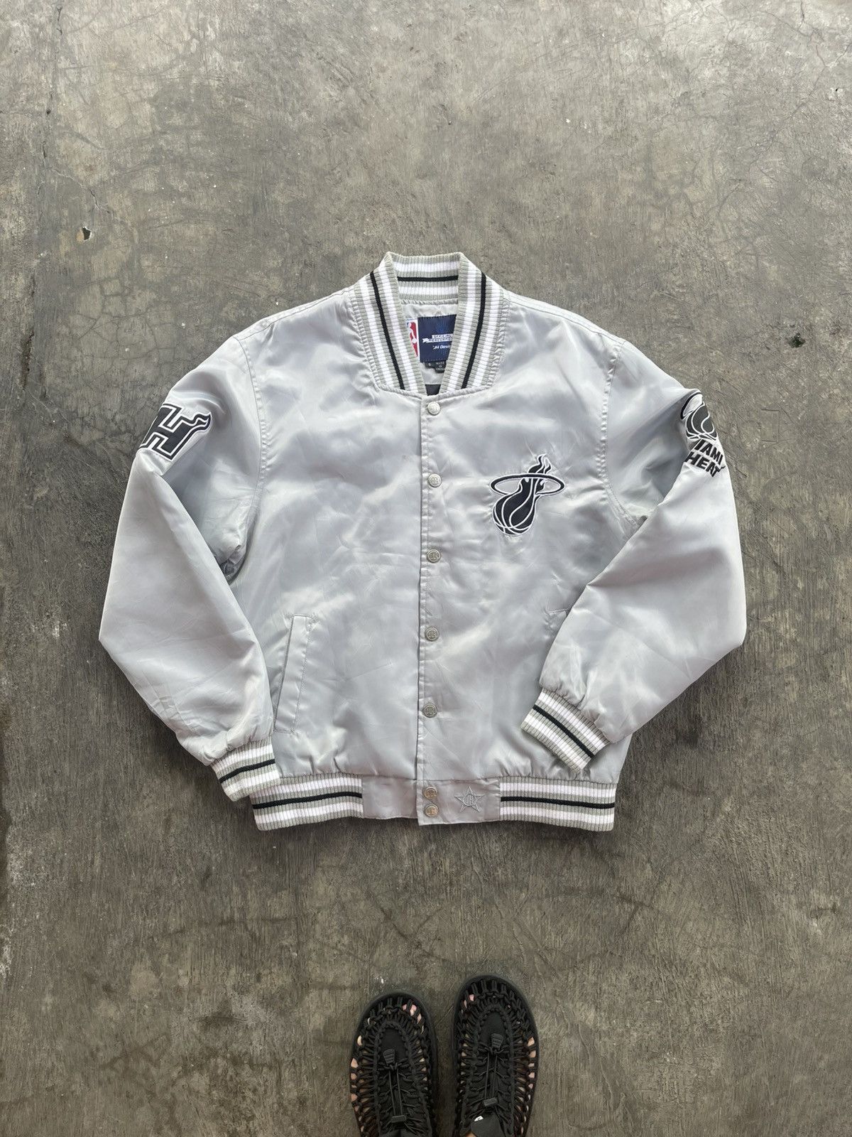 JH Design VARSITY JH DESIGN MIAMI HEAT Size US L / EU 52-54 / 3 - 1 Thumbnail