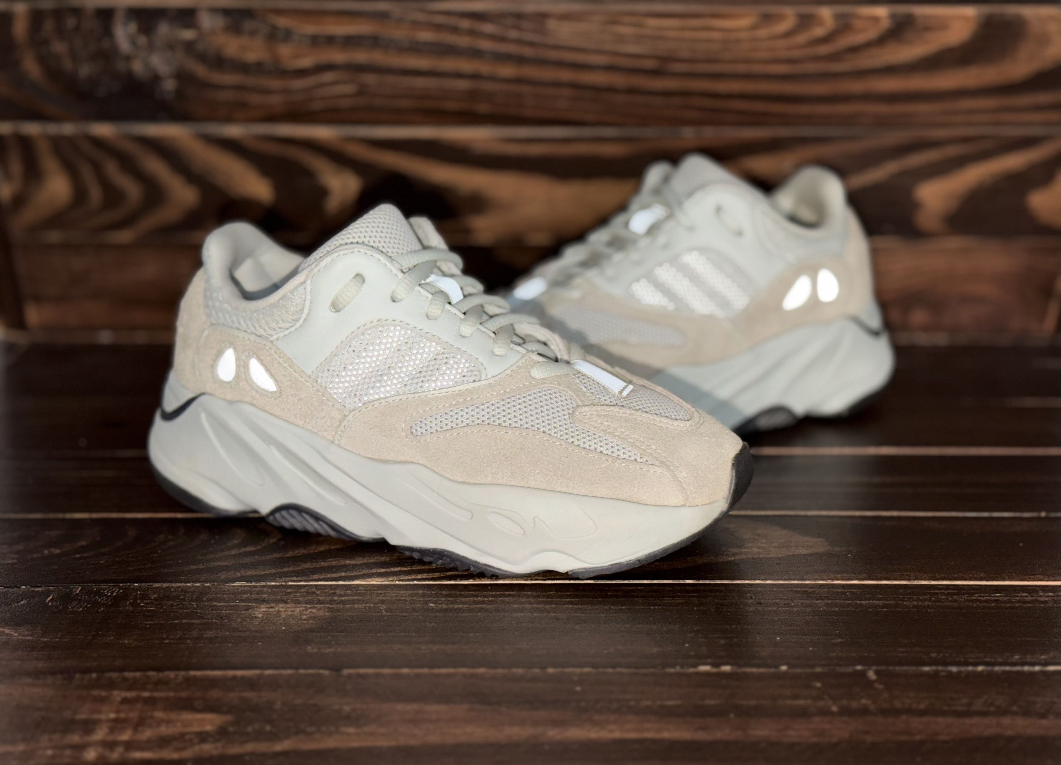 Adidas ADIDAS Yeezy Boost 700 "Salt" Men's/Kids US4 UK3.5 FR36 JP22 Size US 5 / EU 37 - 3 Thumbnail