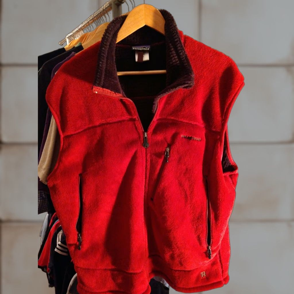 Patagonia VINTAGE Patagonia Woolyester Vest XL Made In USA Red Synchilla Hairy Polyester Mens Size US XL / EU 56 / 4 - 1 Thumbnail