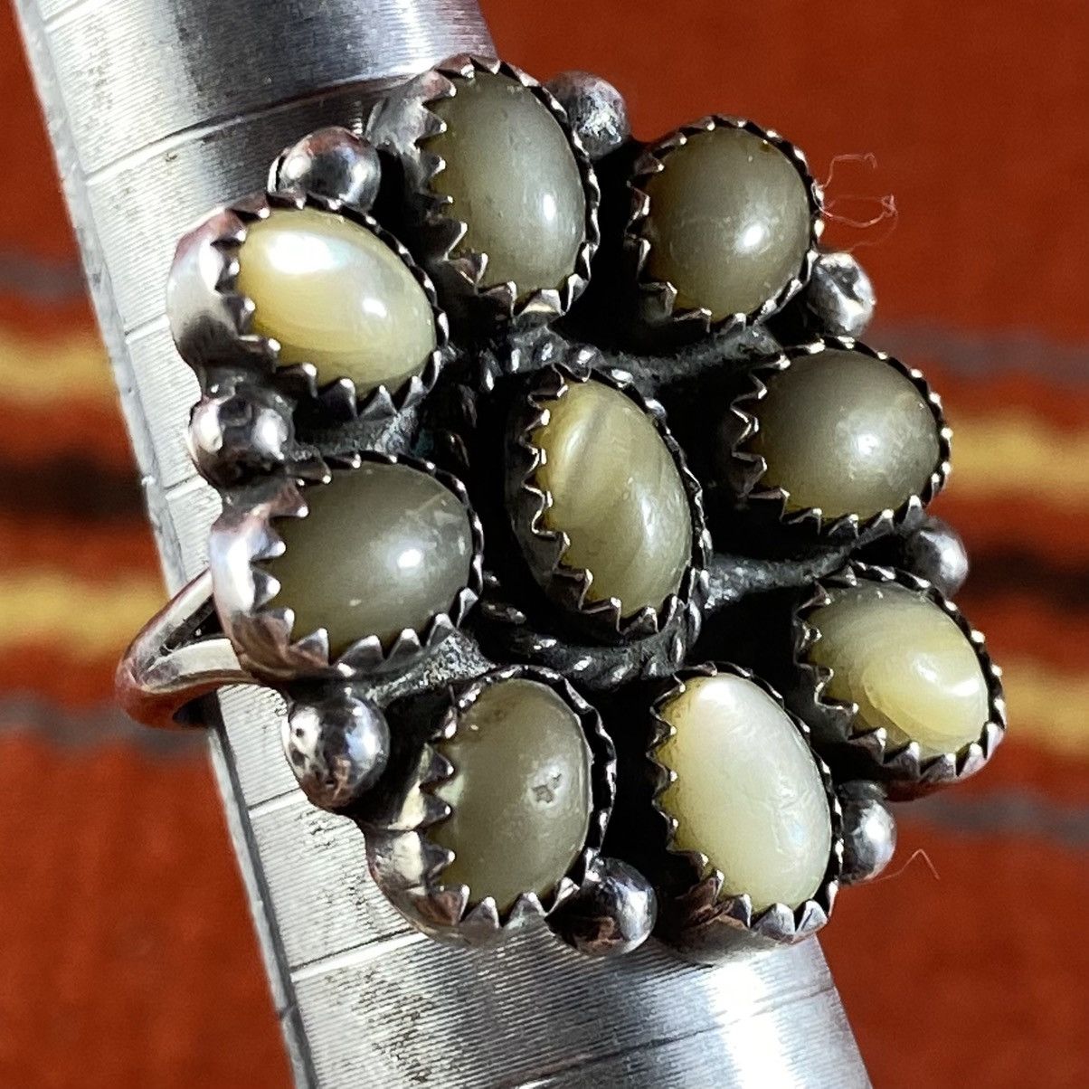 Kapital × Vintage Vtg Zuni Sterling Silver Mother of Pearl Cluster Ring Navajo Size ONE SIZE - 1 Thumbnail