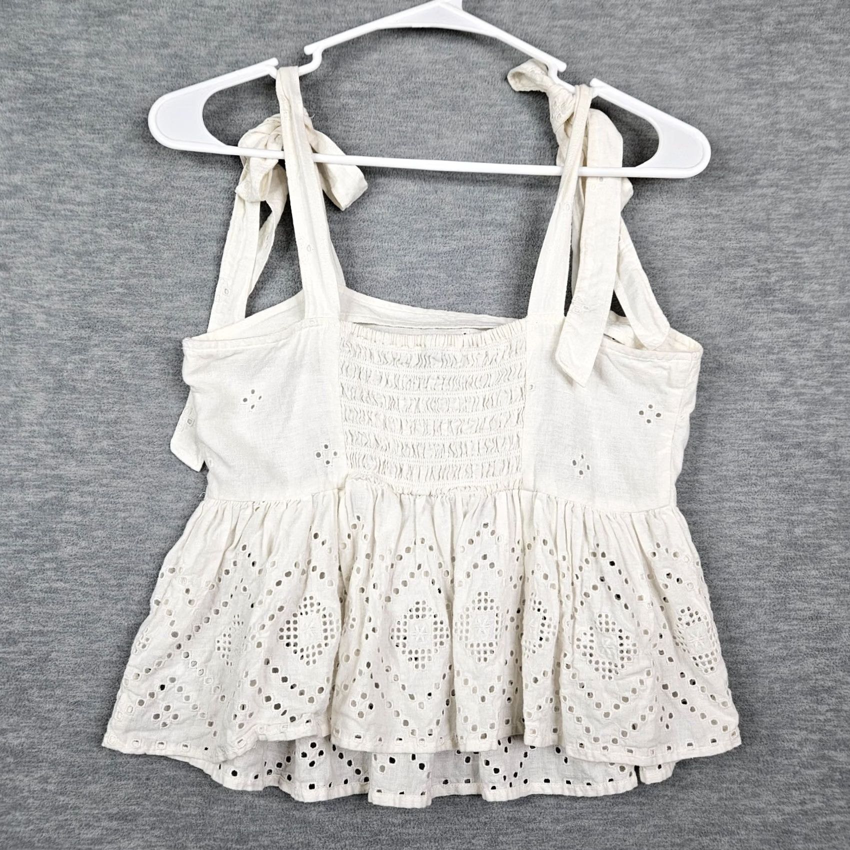Madewell Madewell Tank Top XS Ivory Tie-strap Geo Eyelet Sleeveless Square Neck Casual Womens Regular Shirt Size XS / US 0-2 / IT 36-38 - 2 Thumbnail