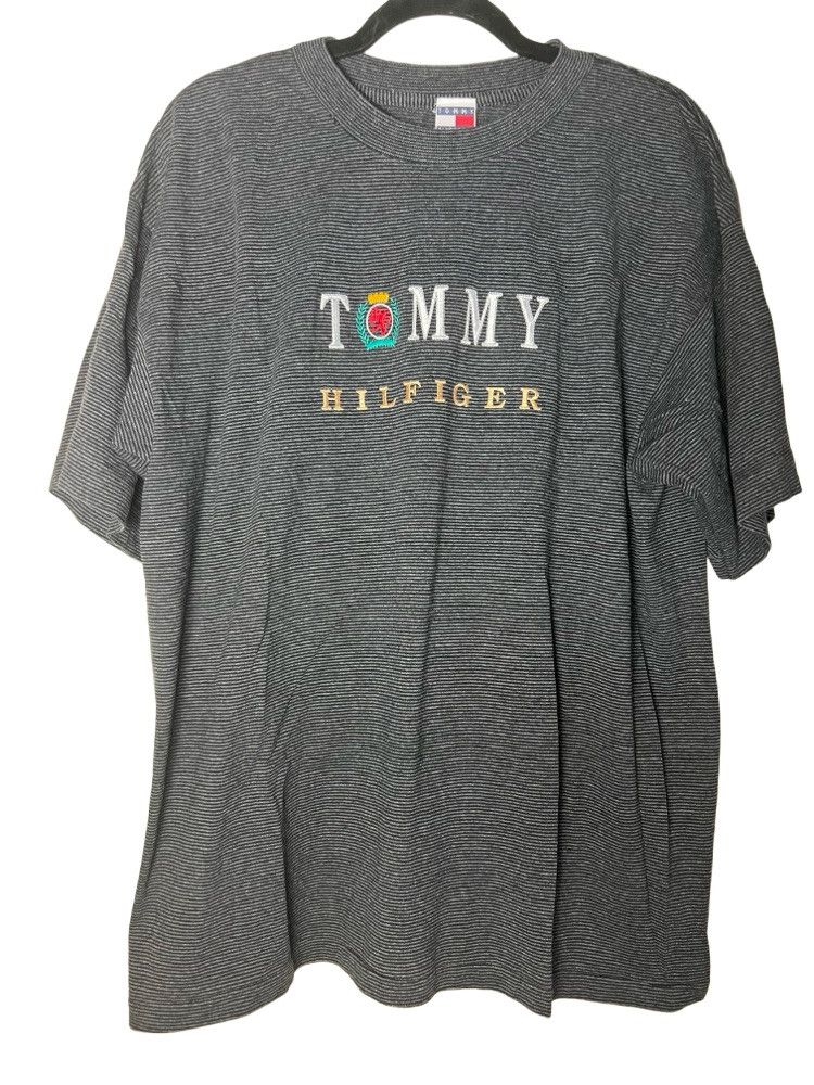 Tommy Hilfiger Vintage Embroidered Tommy Hilfiger Logo T-shirt Size US XL / EU 56 / 4 - 1 Thumbnail