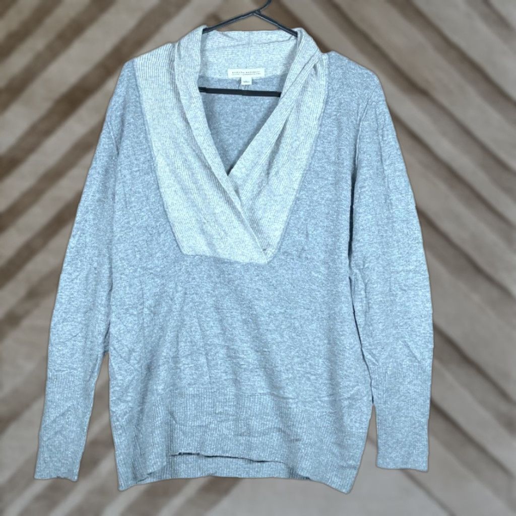 Banana Republic Banana Republic Womens Sweater Gray Pullover V Neck Luxury Cashmere Blend Large Pullover Cardigan? Size L / US 10 / IT 46 - 1 Thumbnail