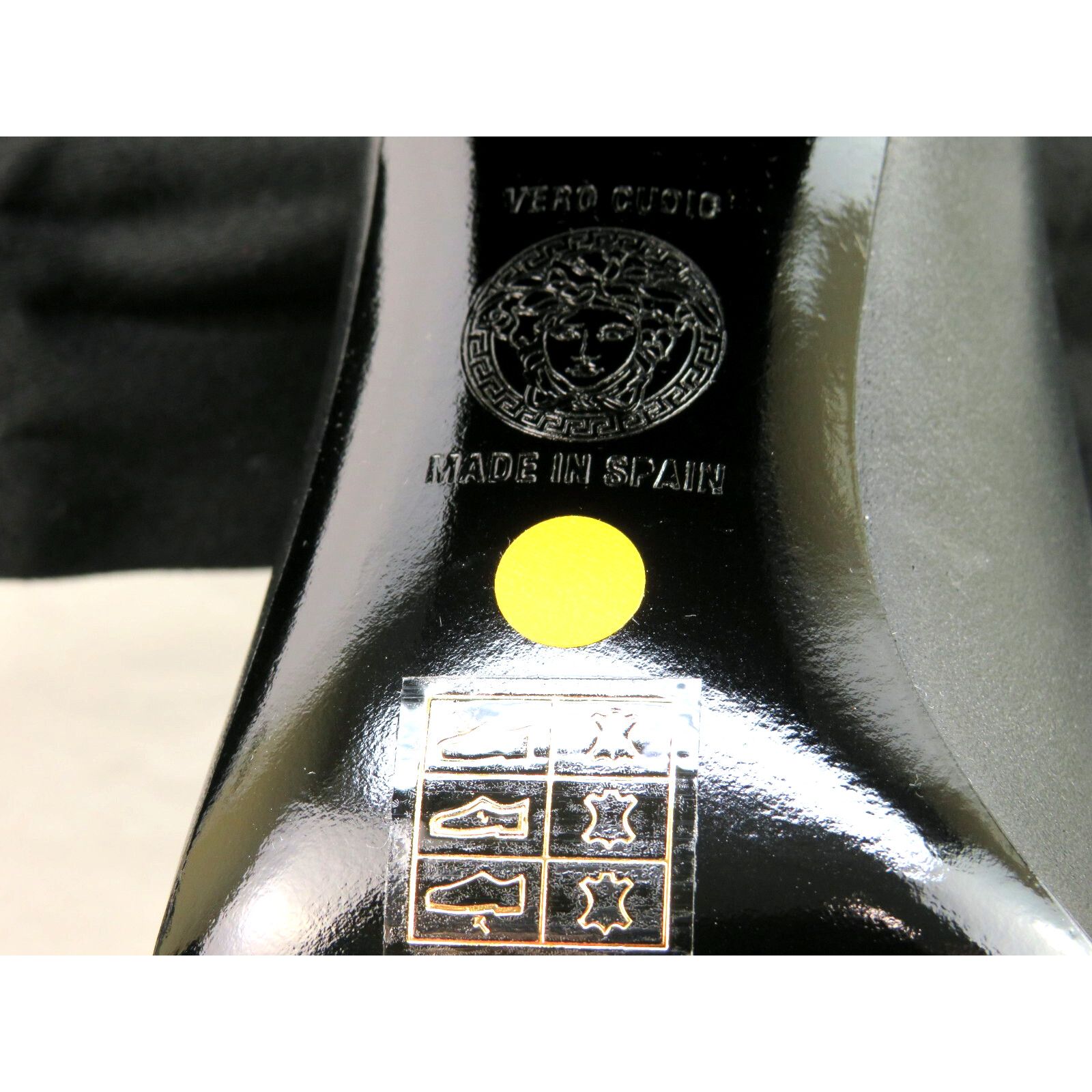 Versace VERSACE BLACK LEATHER GOLD MEDUSA HEAD LOGO HEEL PUMPS 37 7 Size US 7 / IT 37 - 9 Thumbnail
