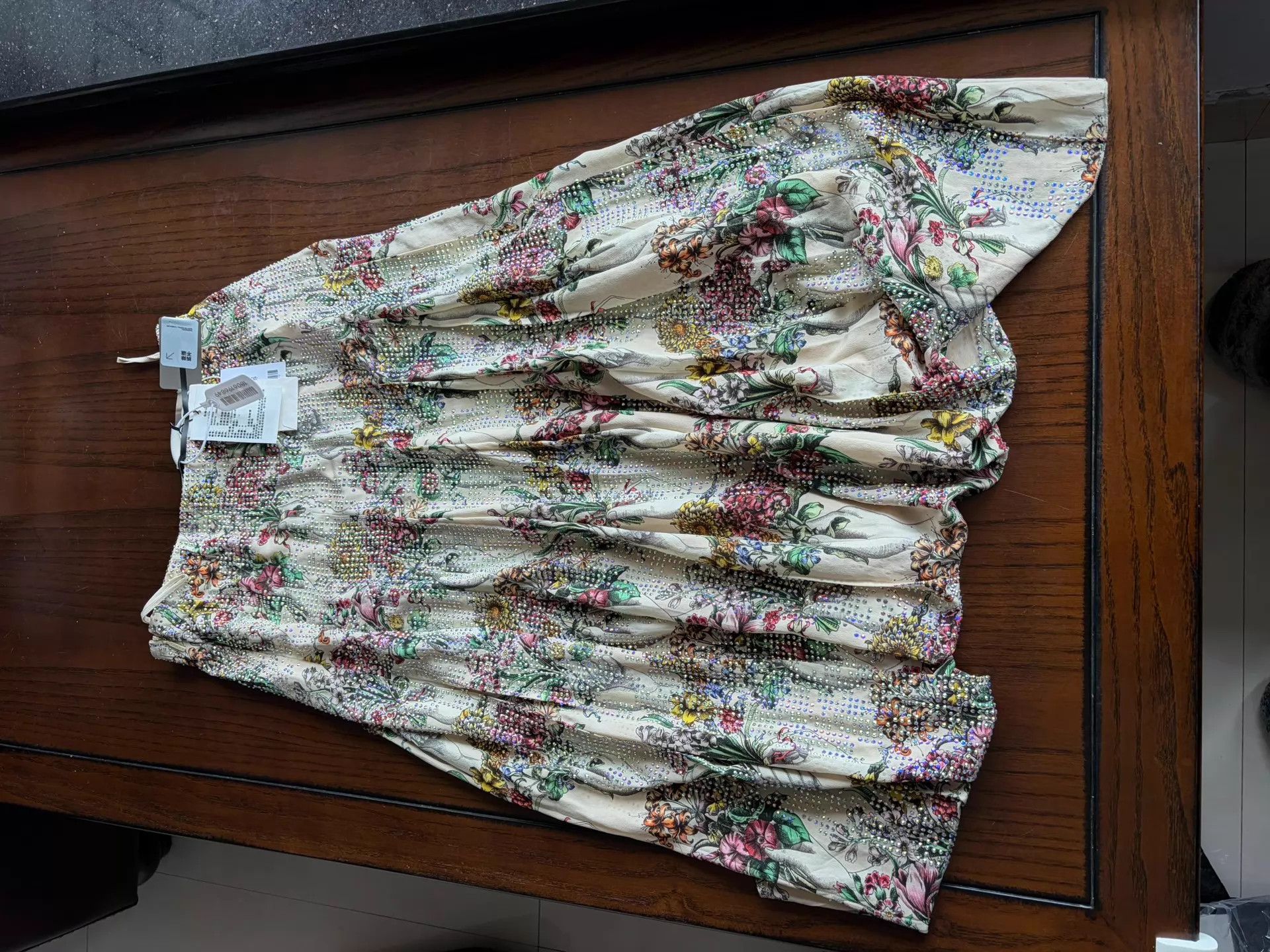 Gucci Gucci Floral Crystal Embellished Runway Skirt Size 26" / US 2 / IT 38 - 5 Thumbnail