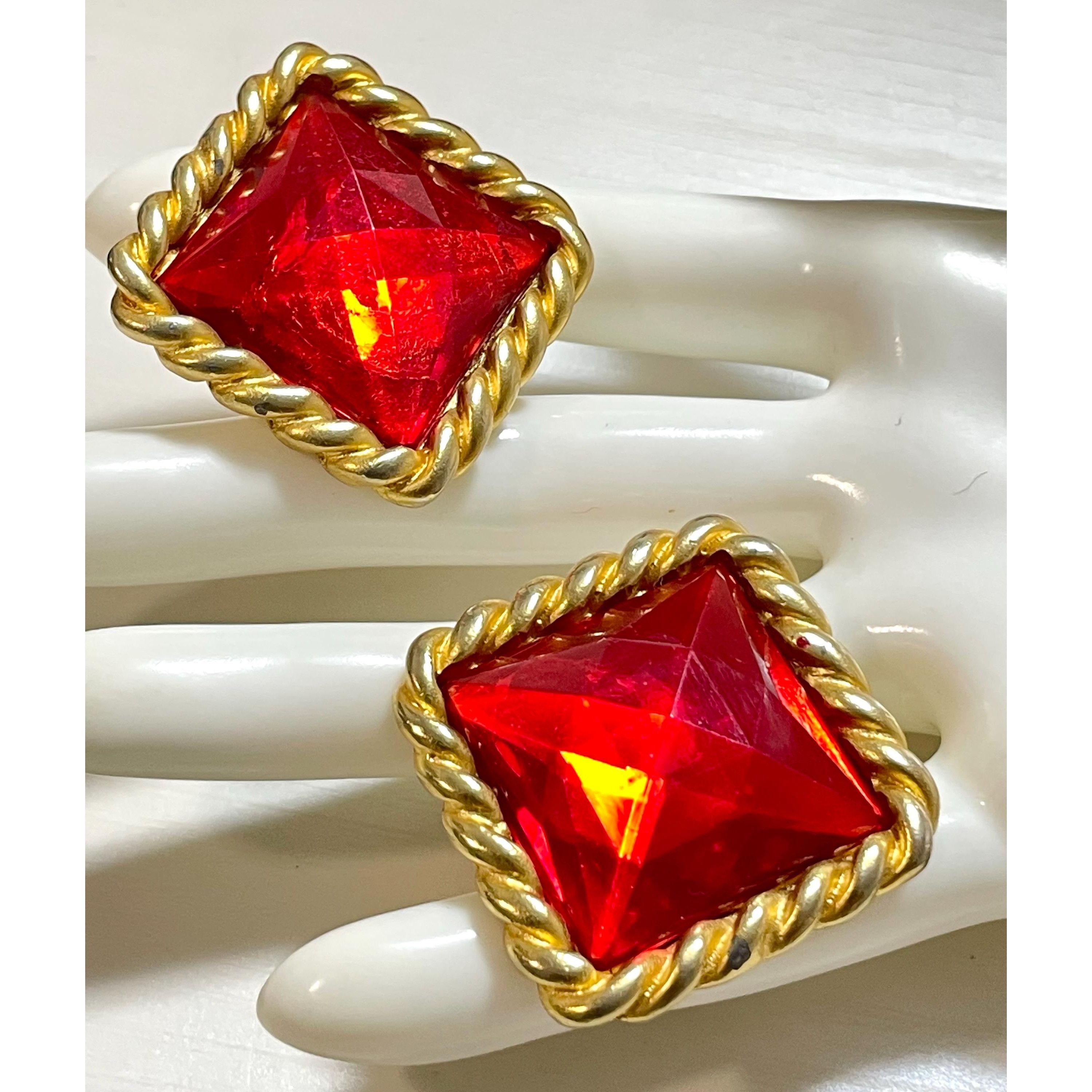 Celine Vintage Celine diamond cut stud design red gripoix earrings Size ONE SIZE - 3 Thumbnail