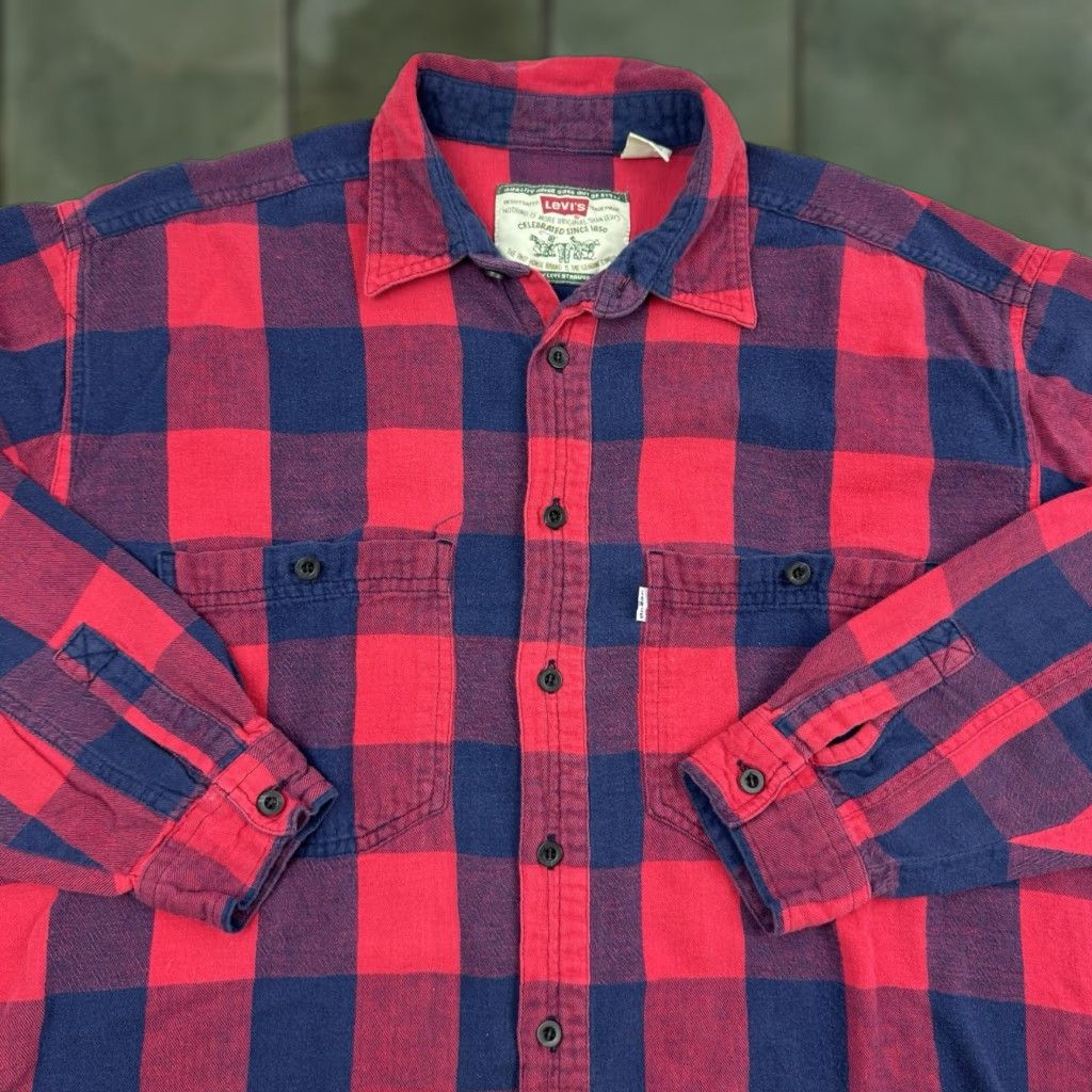 Levi's VINTAGE Levi's Button-Up Shirt Adult Medium Red Plaid Outdoor 90s Mens Size US M / EU 48-50 / 2 - 1 Thumbnail