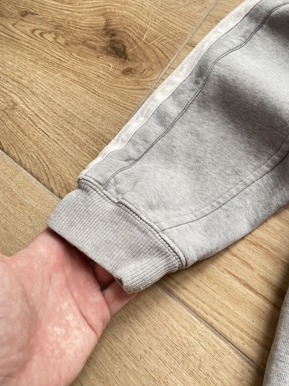 Nike Vintage Y2K Nike Hoodie Size US L / EU 52-54 / 3 - 7 Thumbnail