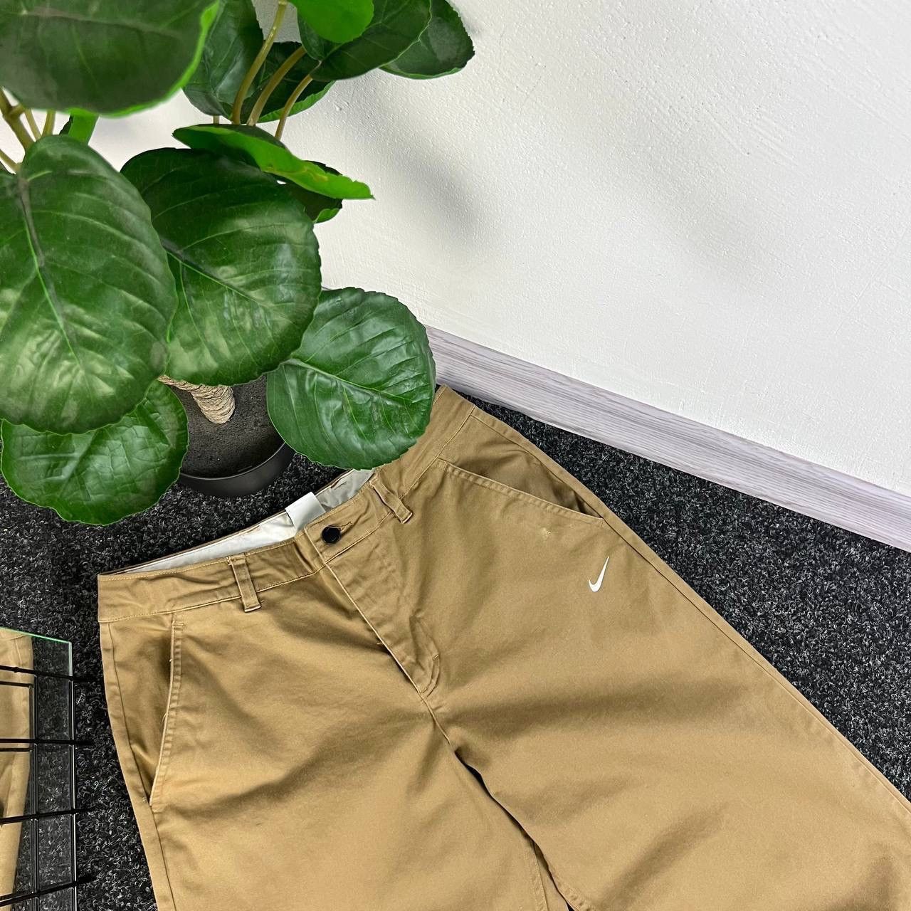 Nike Nike chinos pants casual old money preppy mini swoosh Size US 32 / EU 48 - 4 Thumbnail