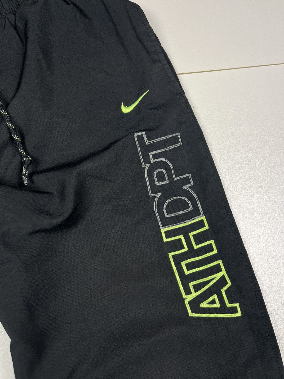 Nike Vintage Nike Athletic Dept Logo Nylon Basic TrackPants Size US 32 / EU 48 - 8 Thumbnail